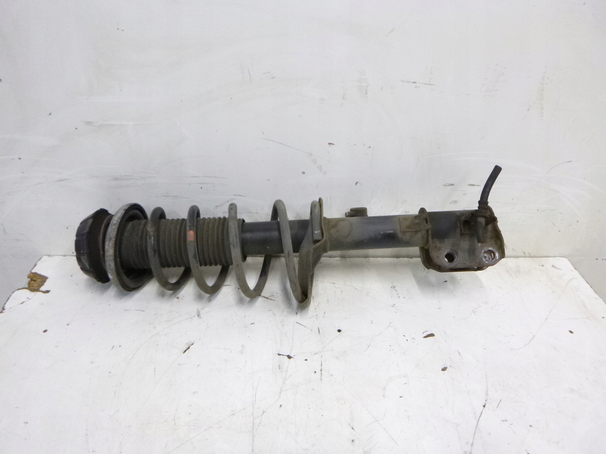 shock absorber front right SUZUKI SX4 1.6 2009r.