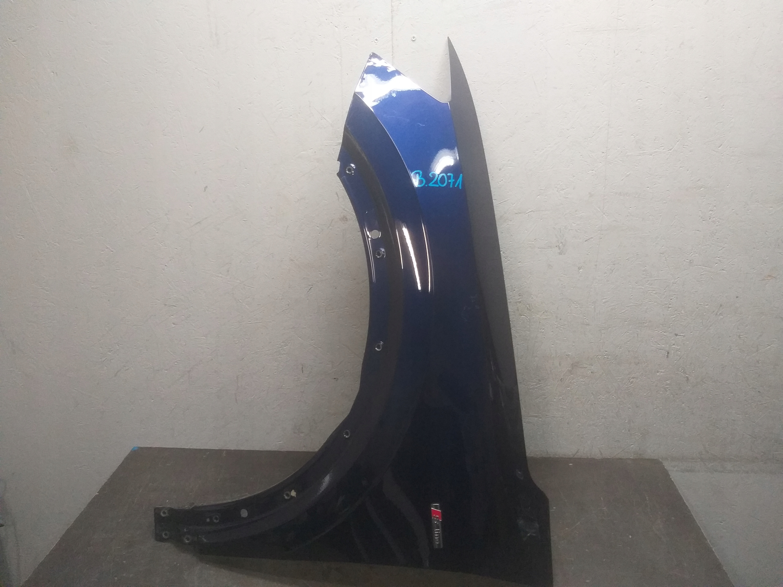 fender front left AUDI Q2 81A