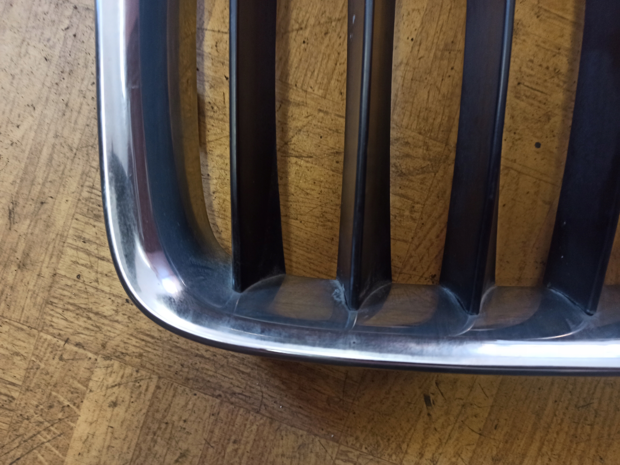 BMW E84 X1 G30 G31 kidney grille left 2993305