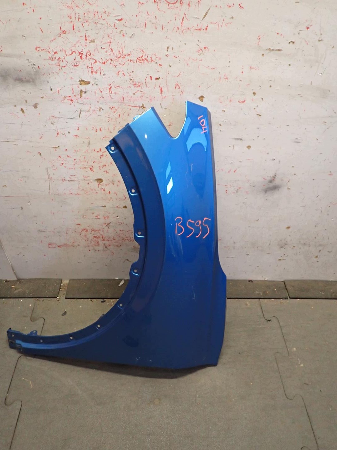 fender front front left VW ID4 2020- 11A821105