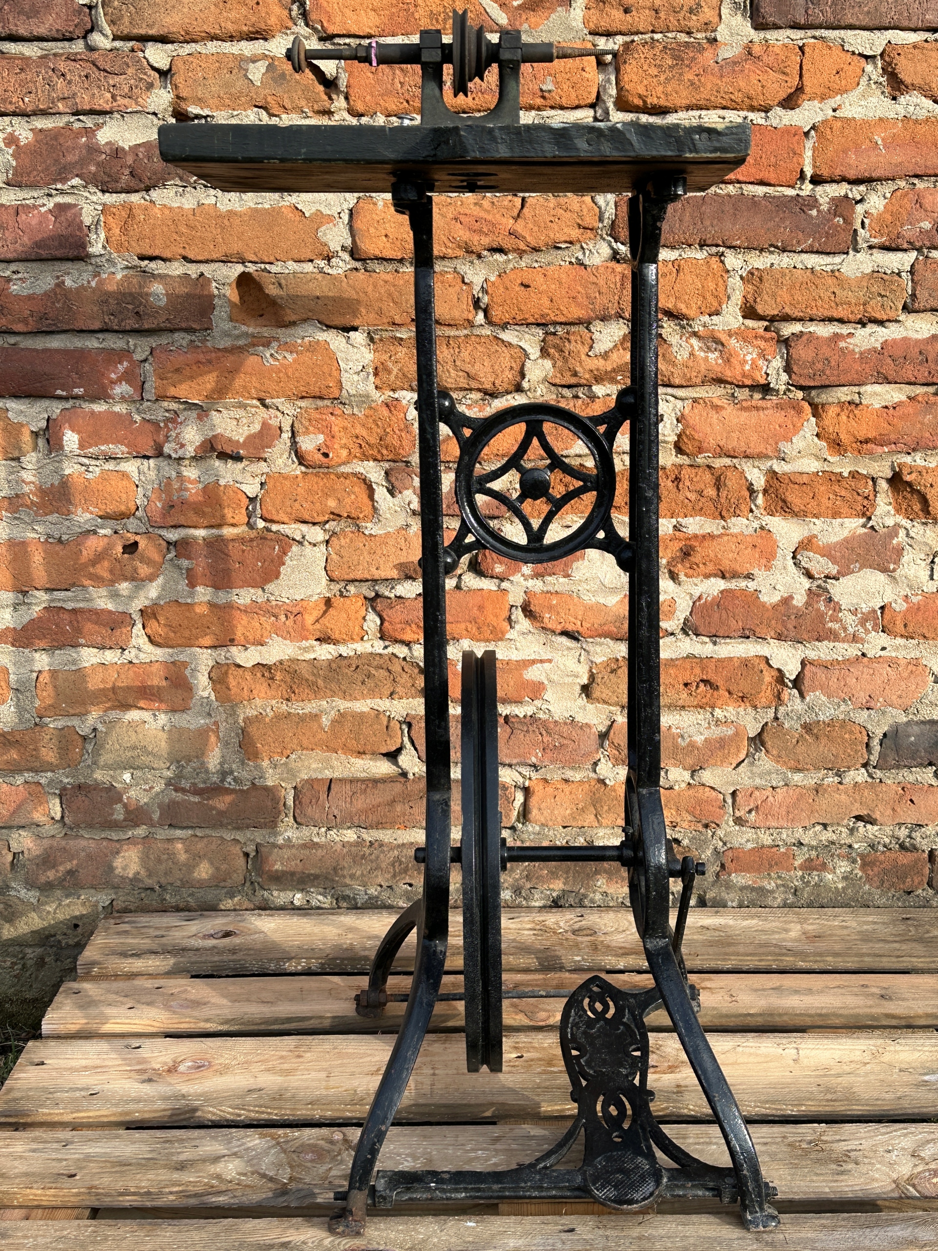 СТАРЫЙ СТАНОК ДЛЯ ЗАТОЧКИ НОЖЕЙ-УНИКАЛЬНЫЙ