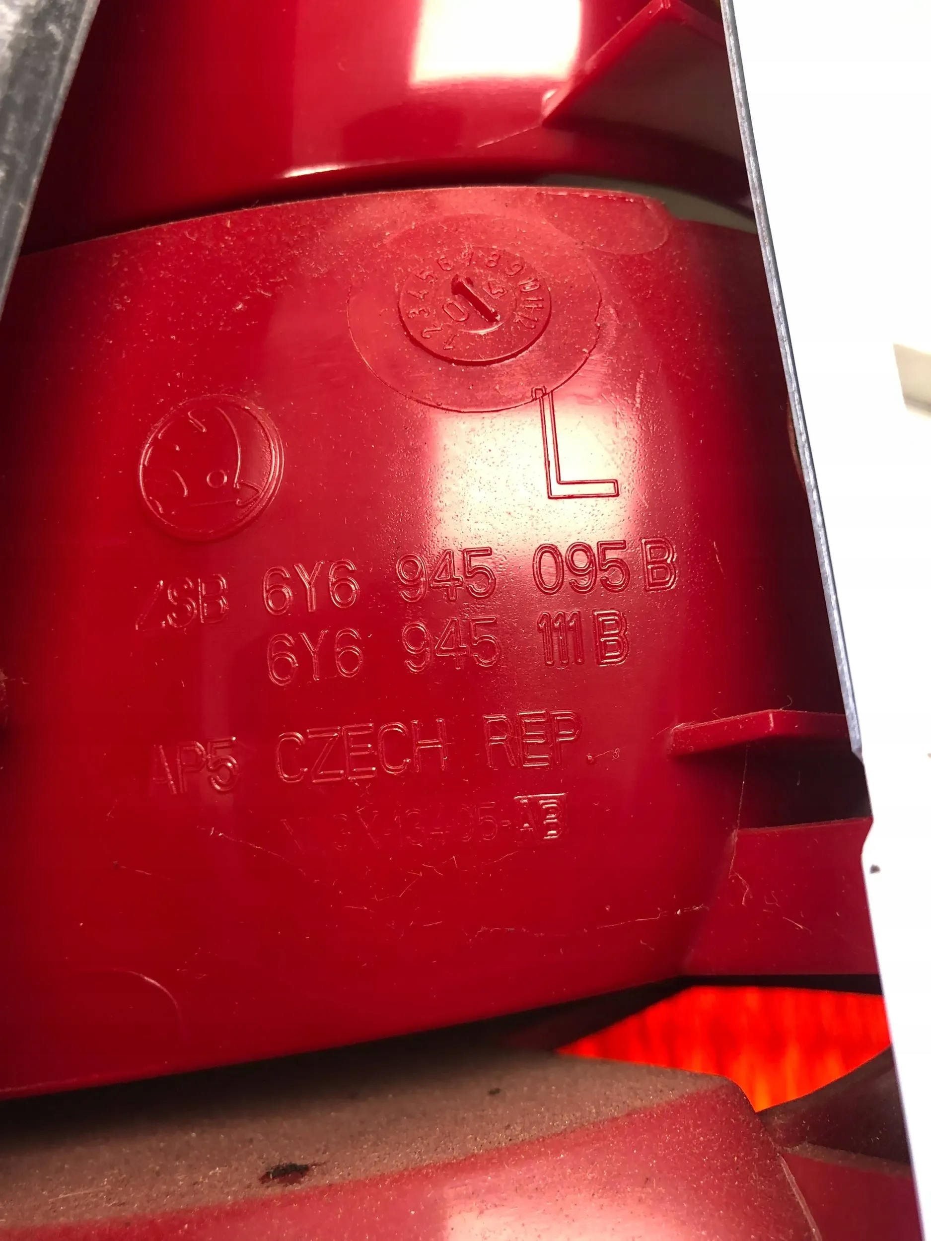 light left rear part SKODA FABIA and HB 5D 6Y6945111B