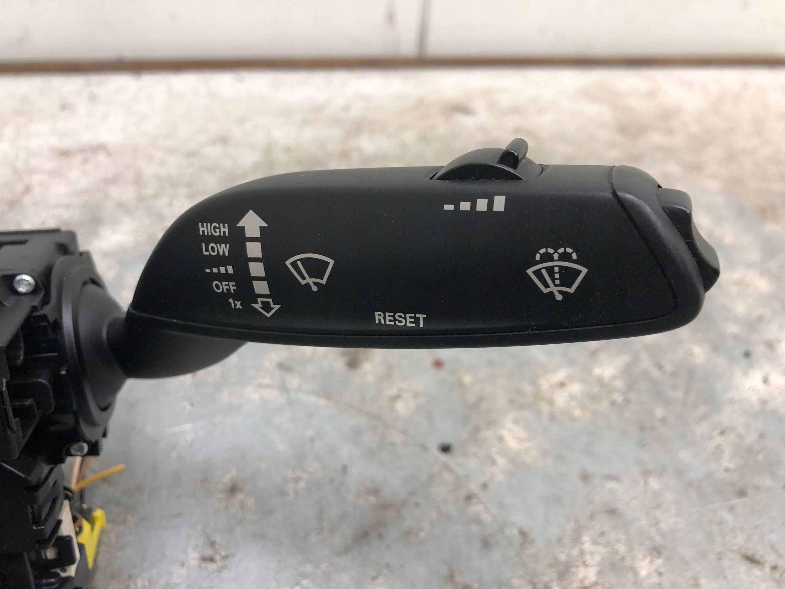 Commodo essuie glace AUDI A4 B8 LIFT Berline 4G8953502AA 8K0953568Q