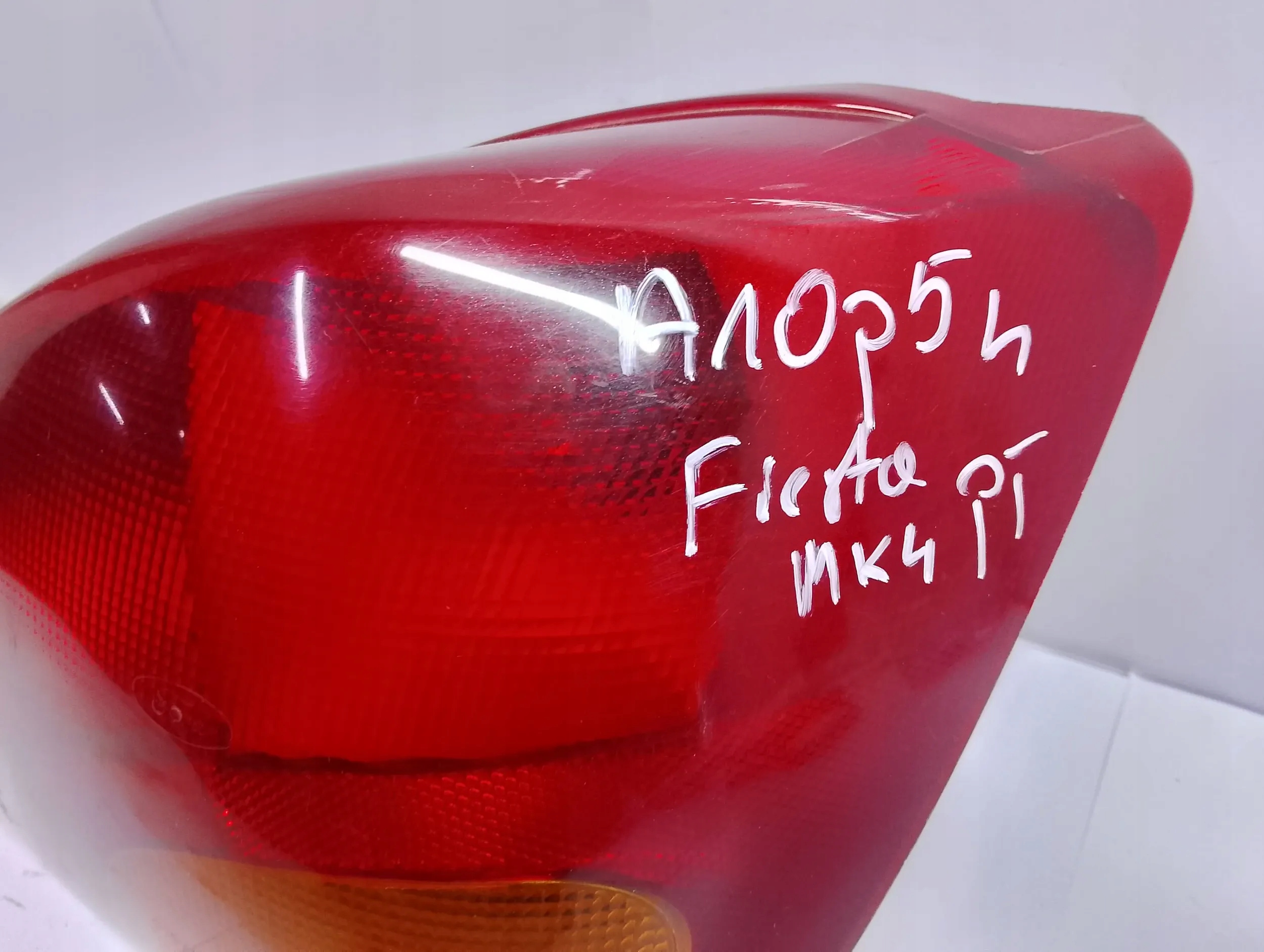 Ford Fiesta 2001 lights rear. 96FG13N004