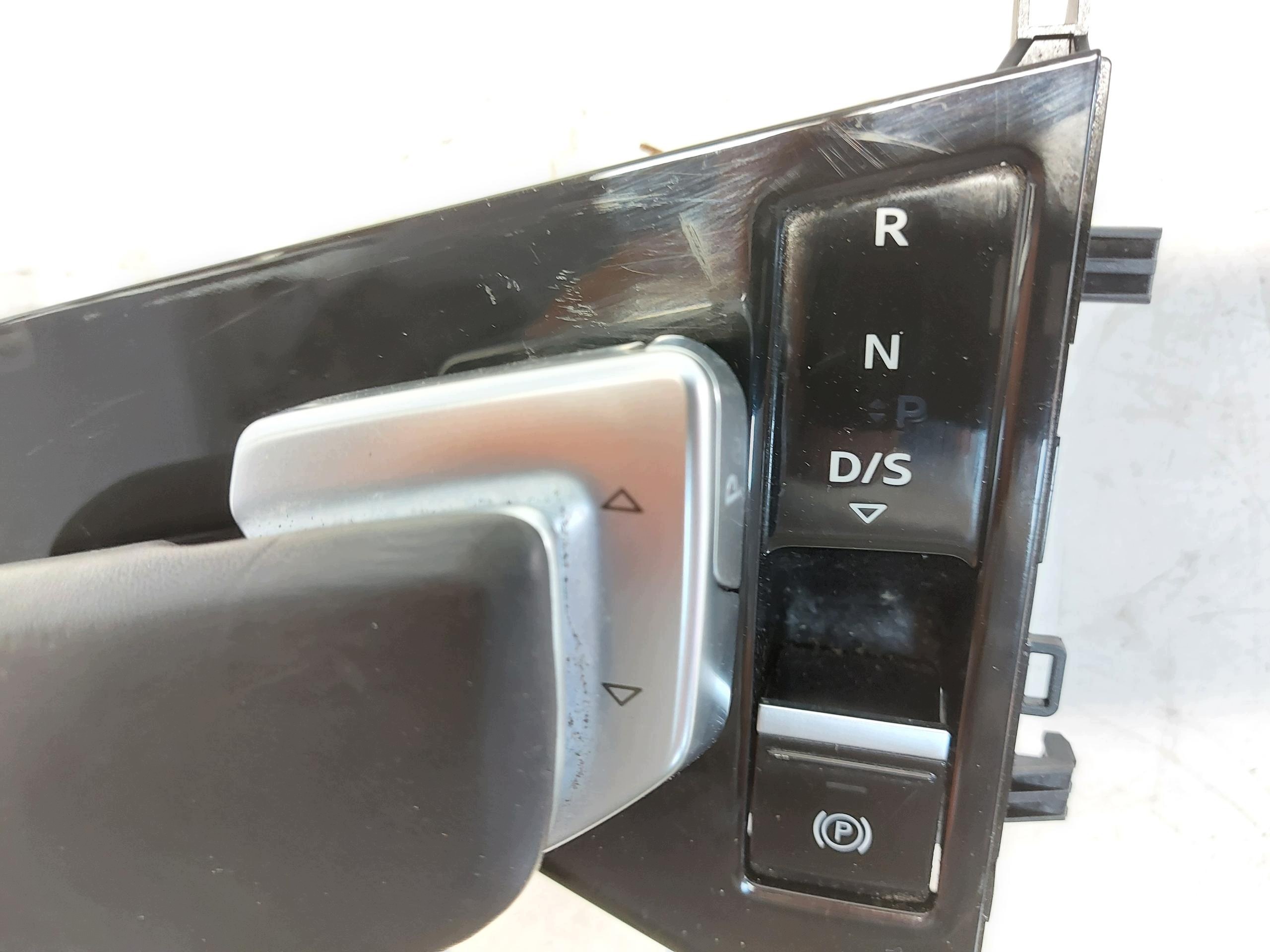 Audi Q8 E-TRON Schaltgestänge Schalt getriebe Schalter Bremse trybu 4kr713041a