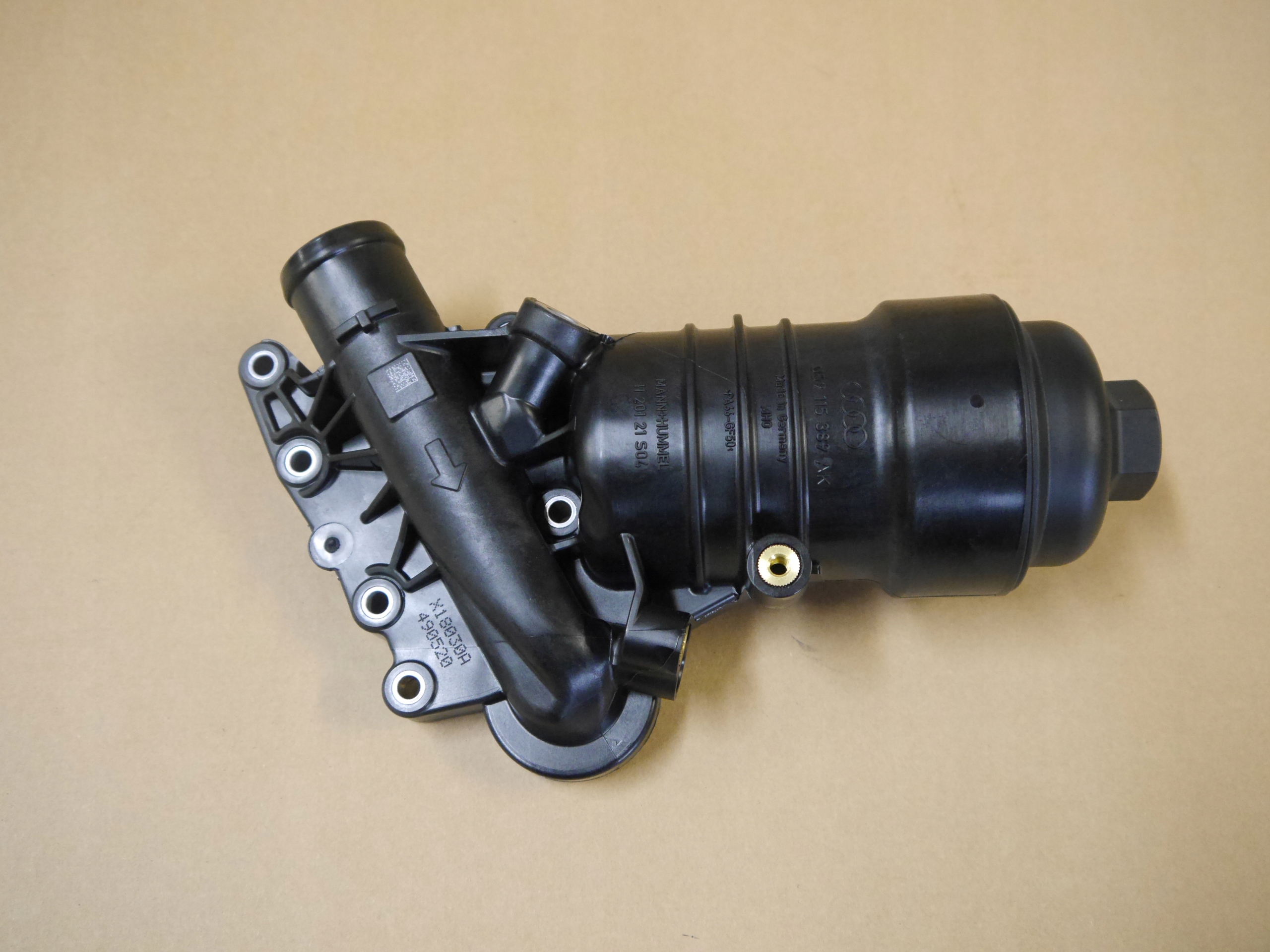 AUDI OBUDOWA FILTRA OLEJU 059115389AK 3 0 TDI Part manufacturer Audi original OE