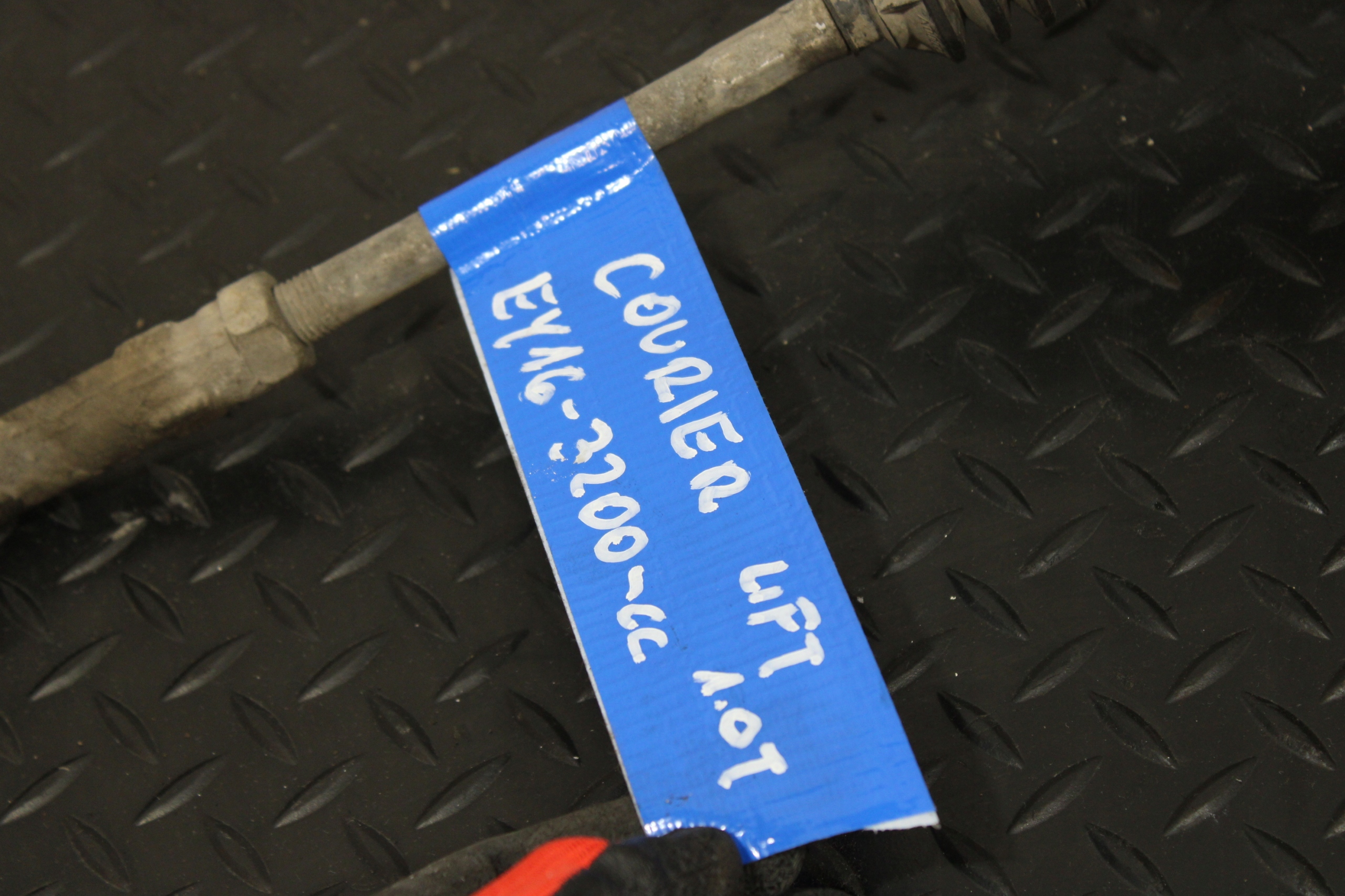 Boîter direction Boîter direction FORD TRANSIT COURIER LIFT EY16-3200-CC