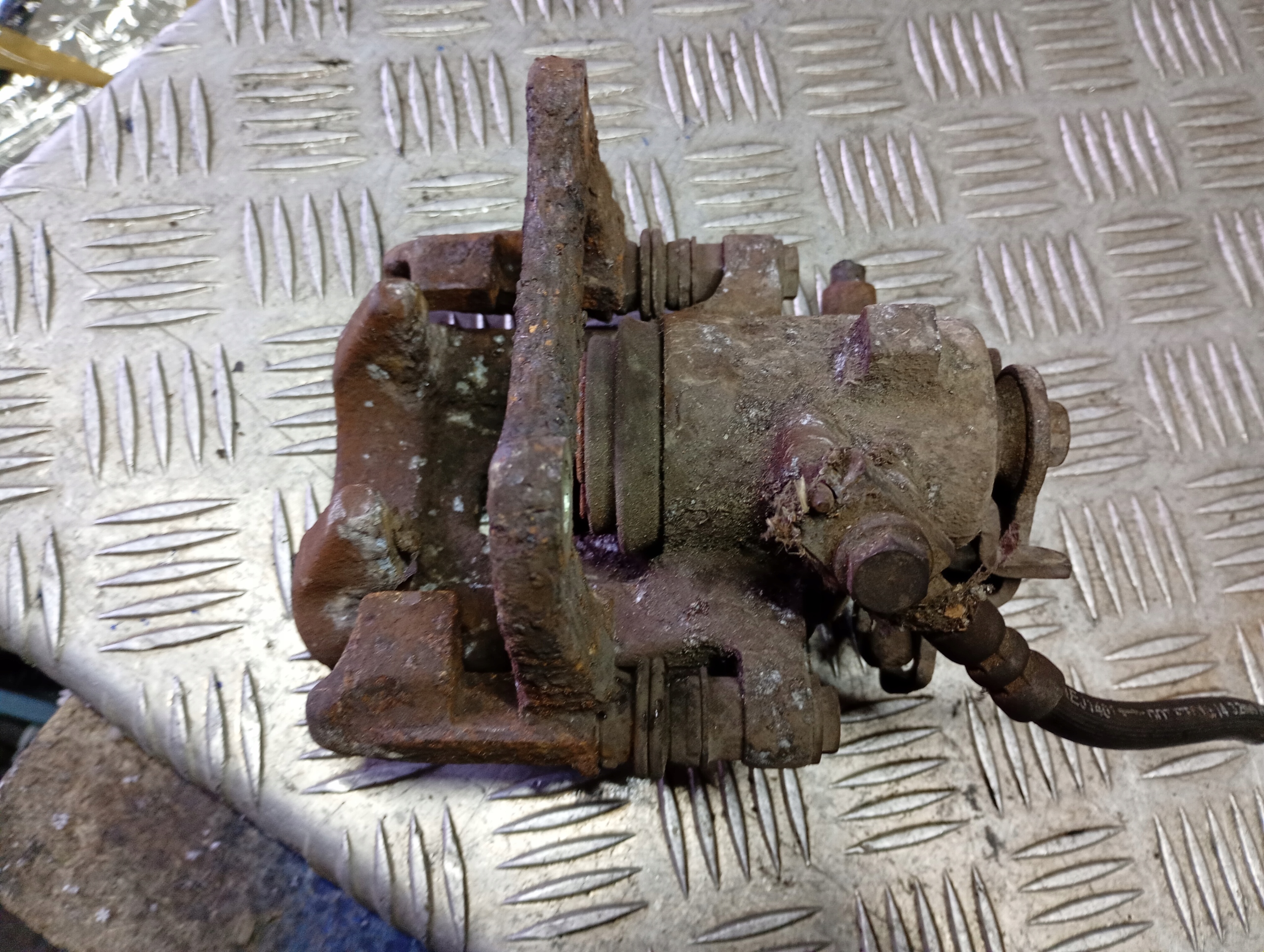 AUDI A4 B6 Bremssattel Bremse Sattel Brems- links oder rechts heck JARZMO