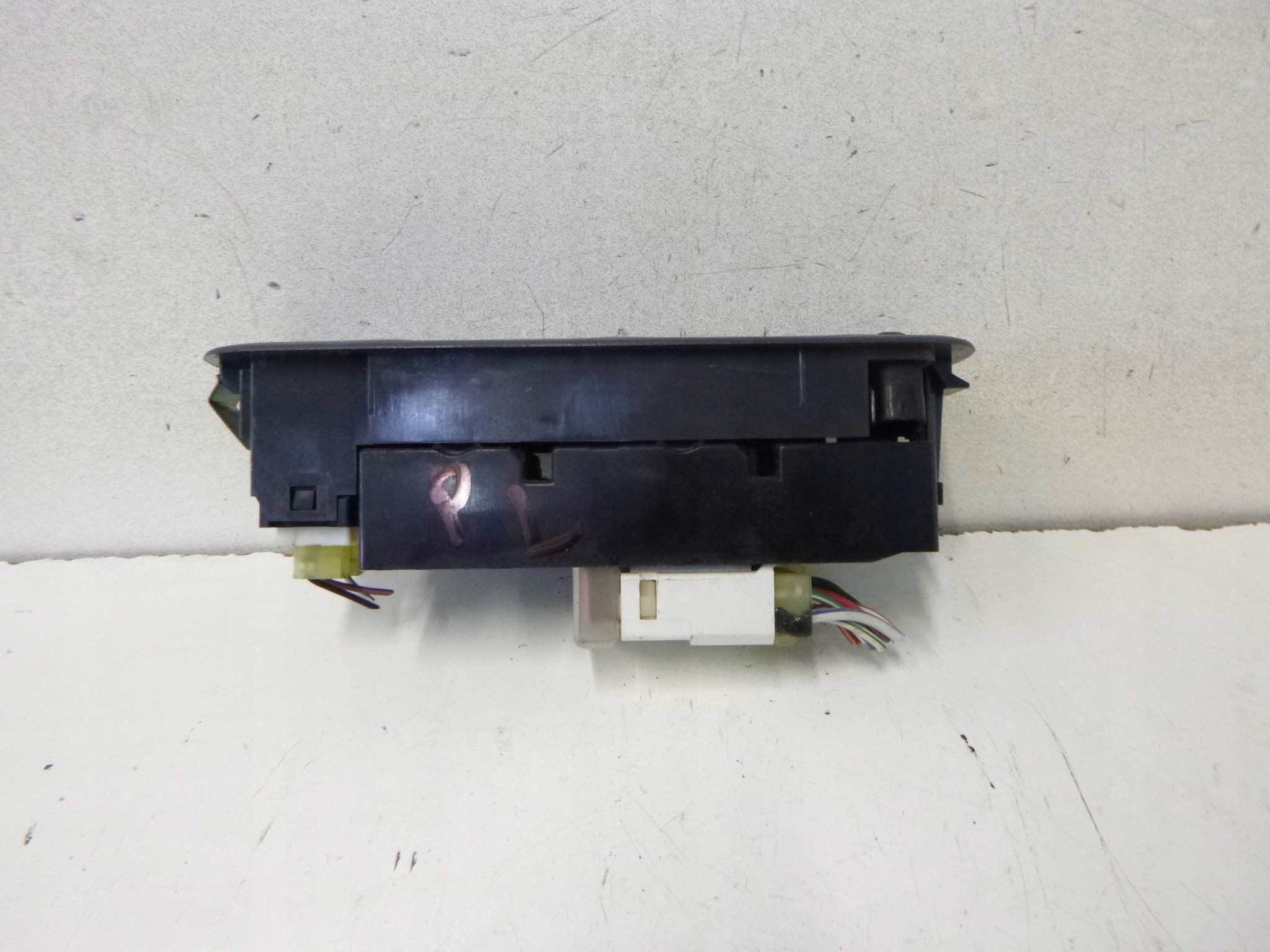 switch panel of the window left Suzuki Liana 04r.
