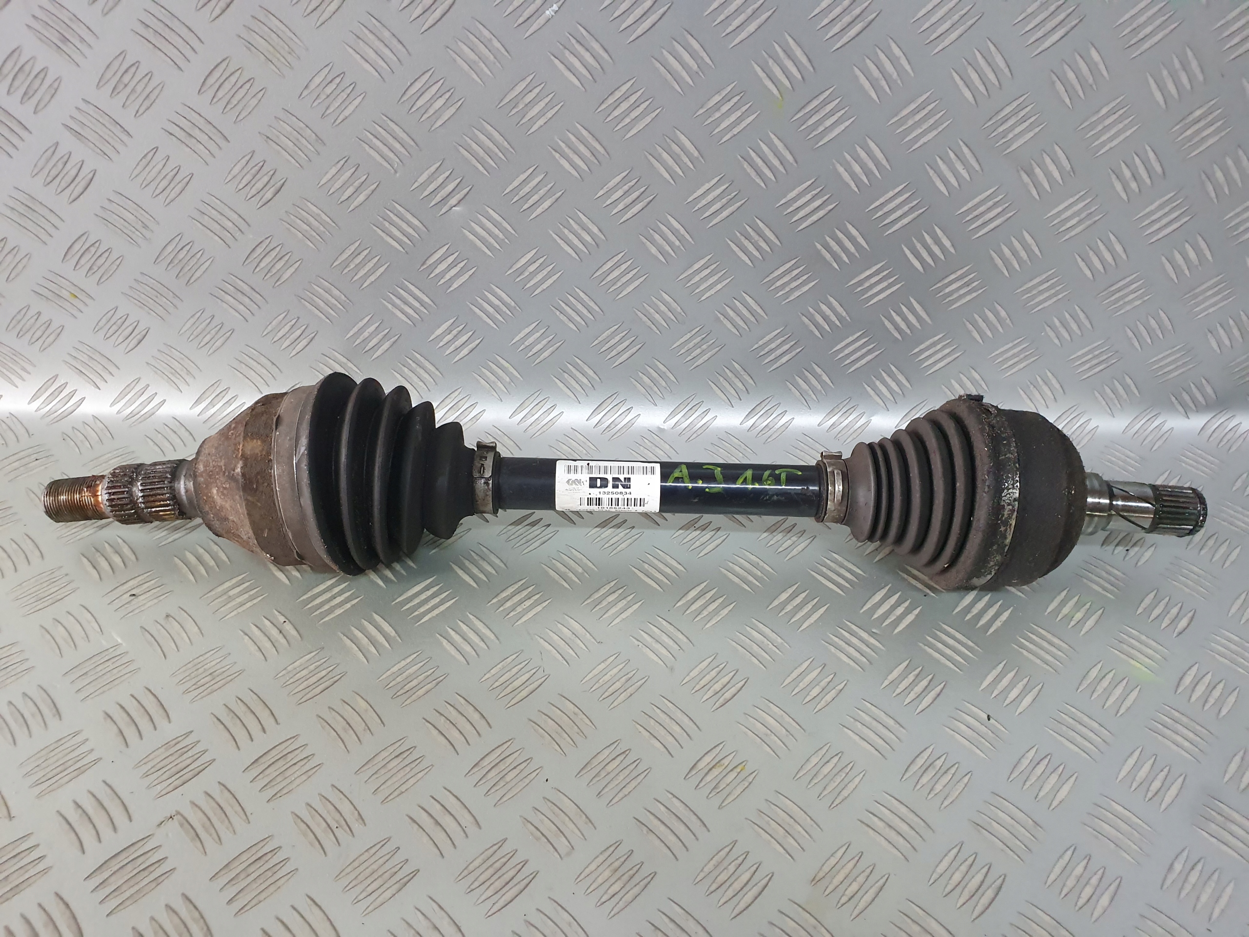 ПІВВІСЬ ЛІВИЙ OPEL ZAFIRA C 1.6 TURBO