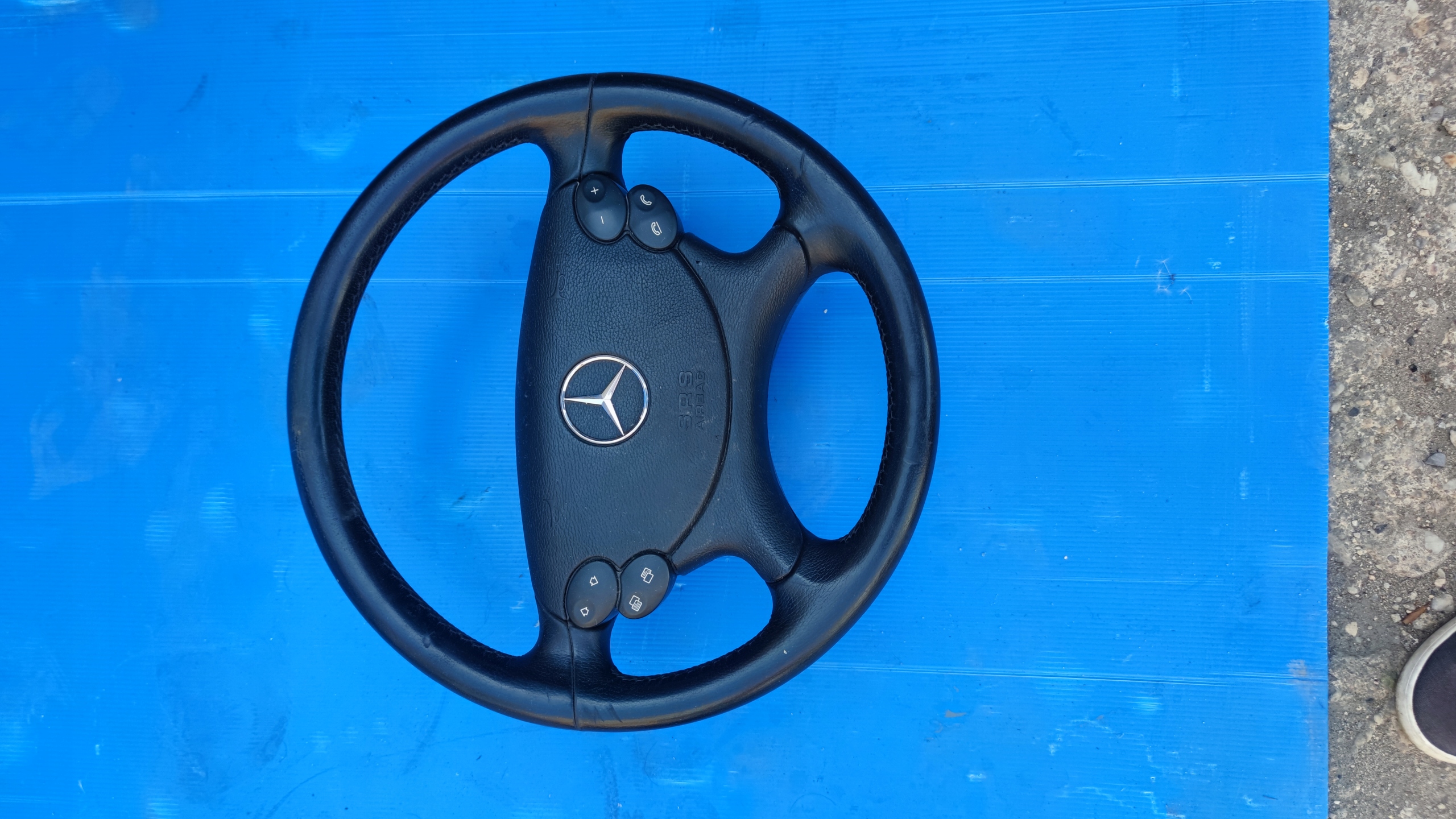 MERCEDES CLS W219 KIEROWNICA Z PODUSZKĄ