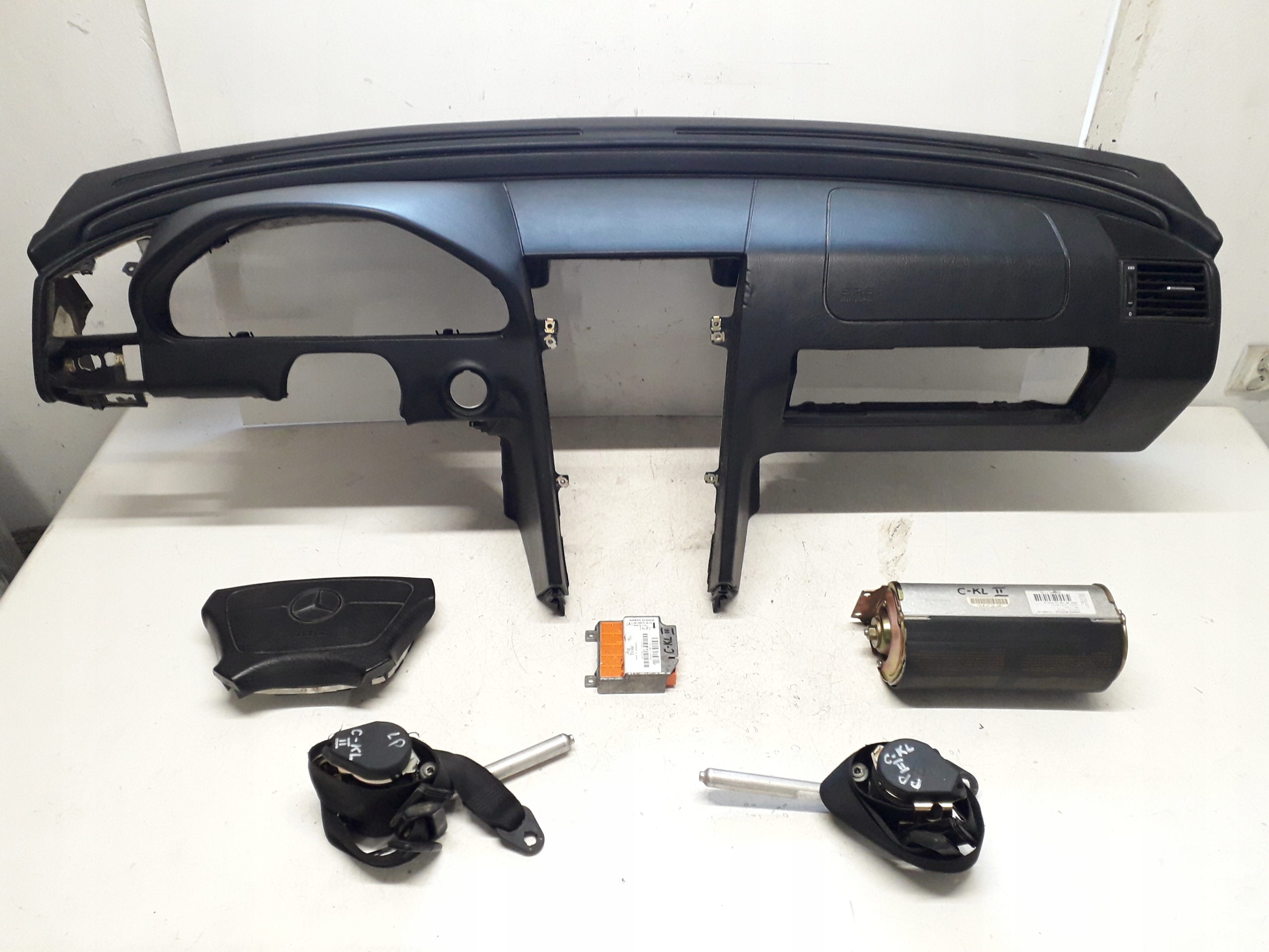 MERCEDES C KLASA W202 93-01 DESKA KONSOLA PODUSZKI SENSOR AIRBAG PASY