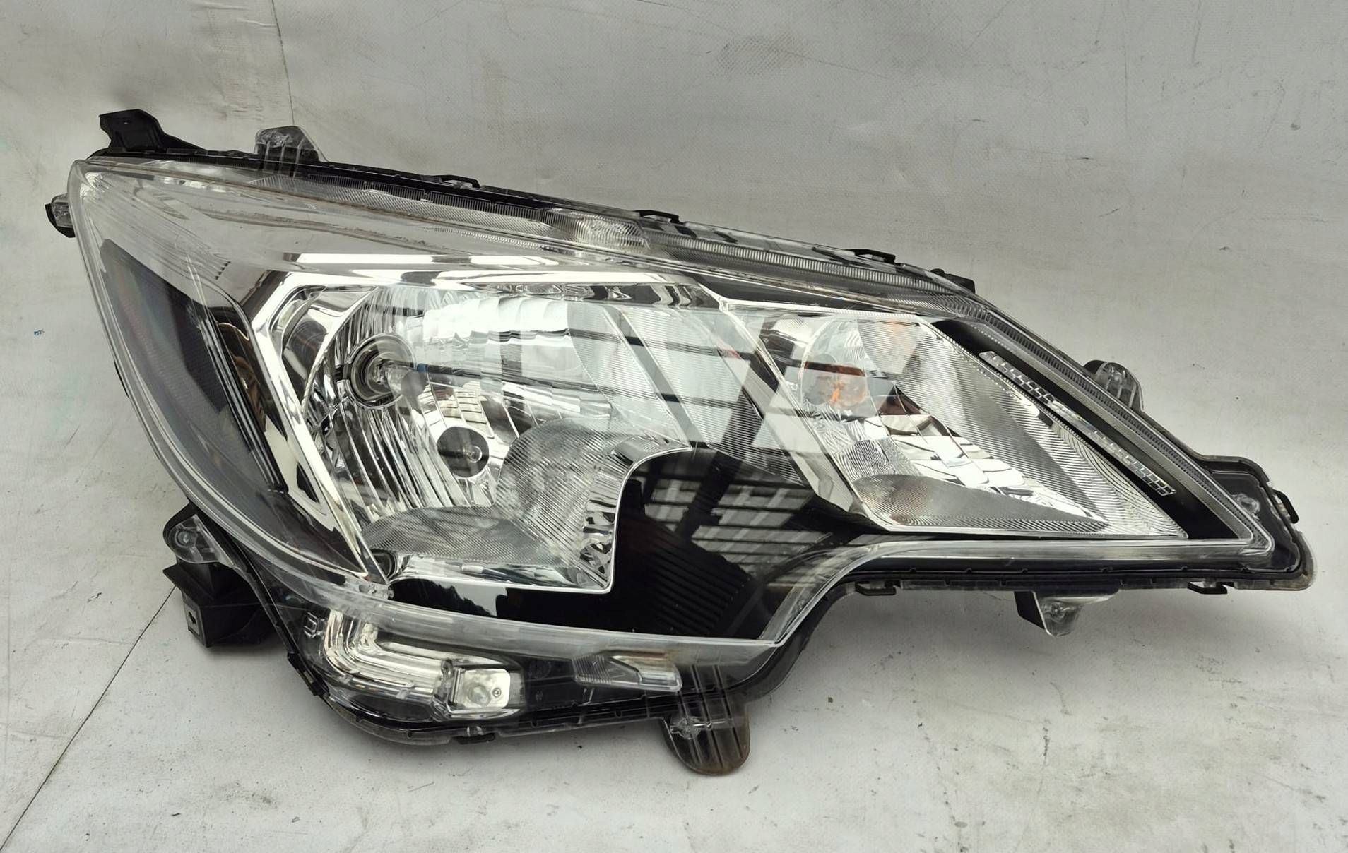MITSUBISHI SPACE STAR II LIFT 19- light right front front 8301D446