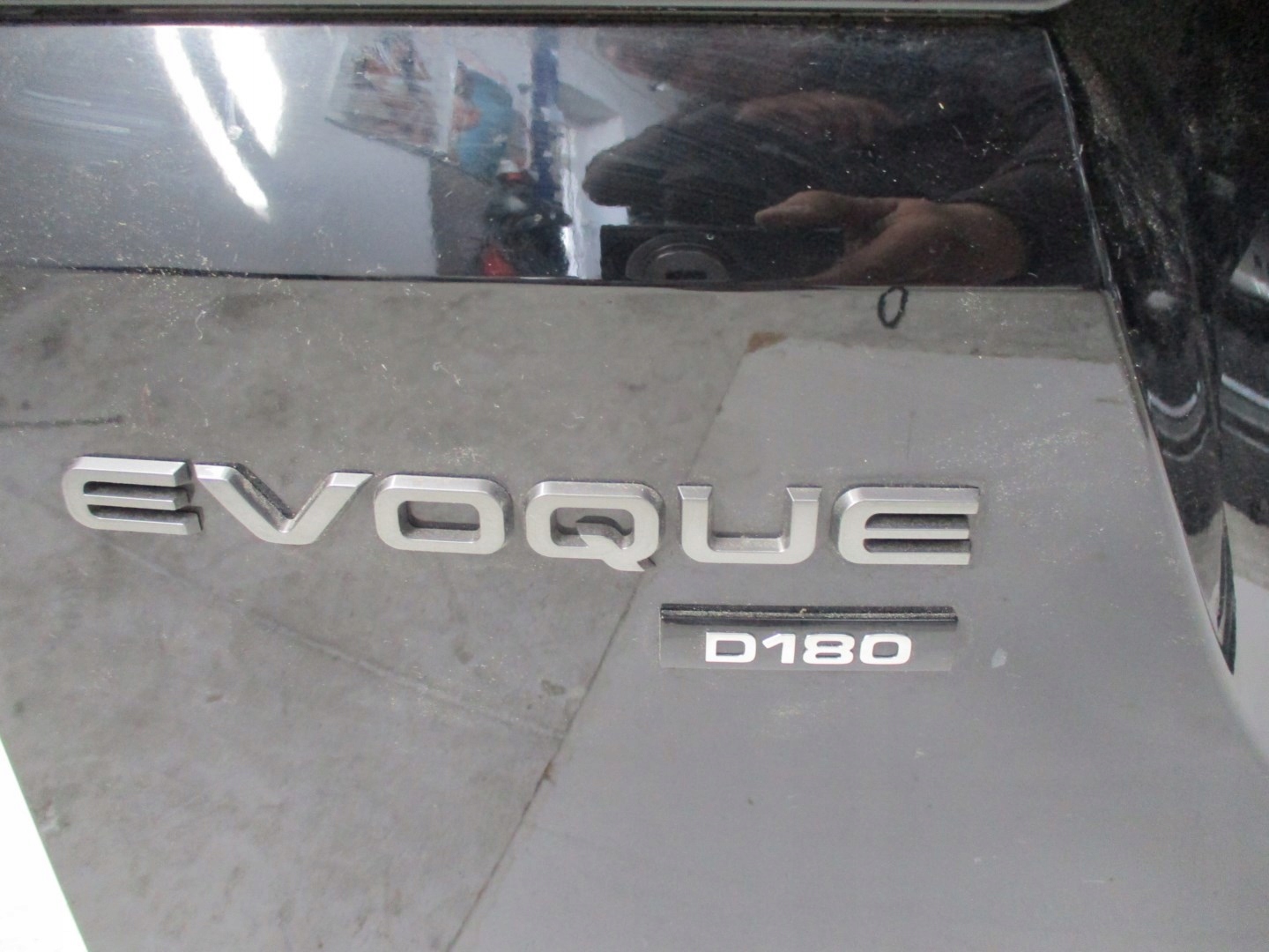 Klapa Range Rover Evoque II R-DYNAMIC 19R KAMERA Strona zabudowy tył