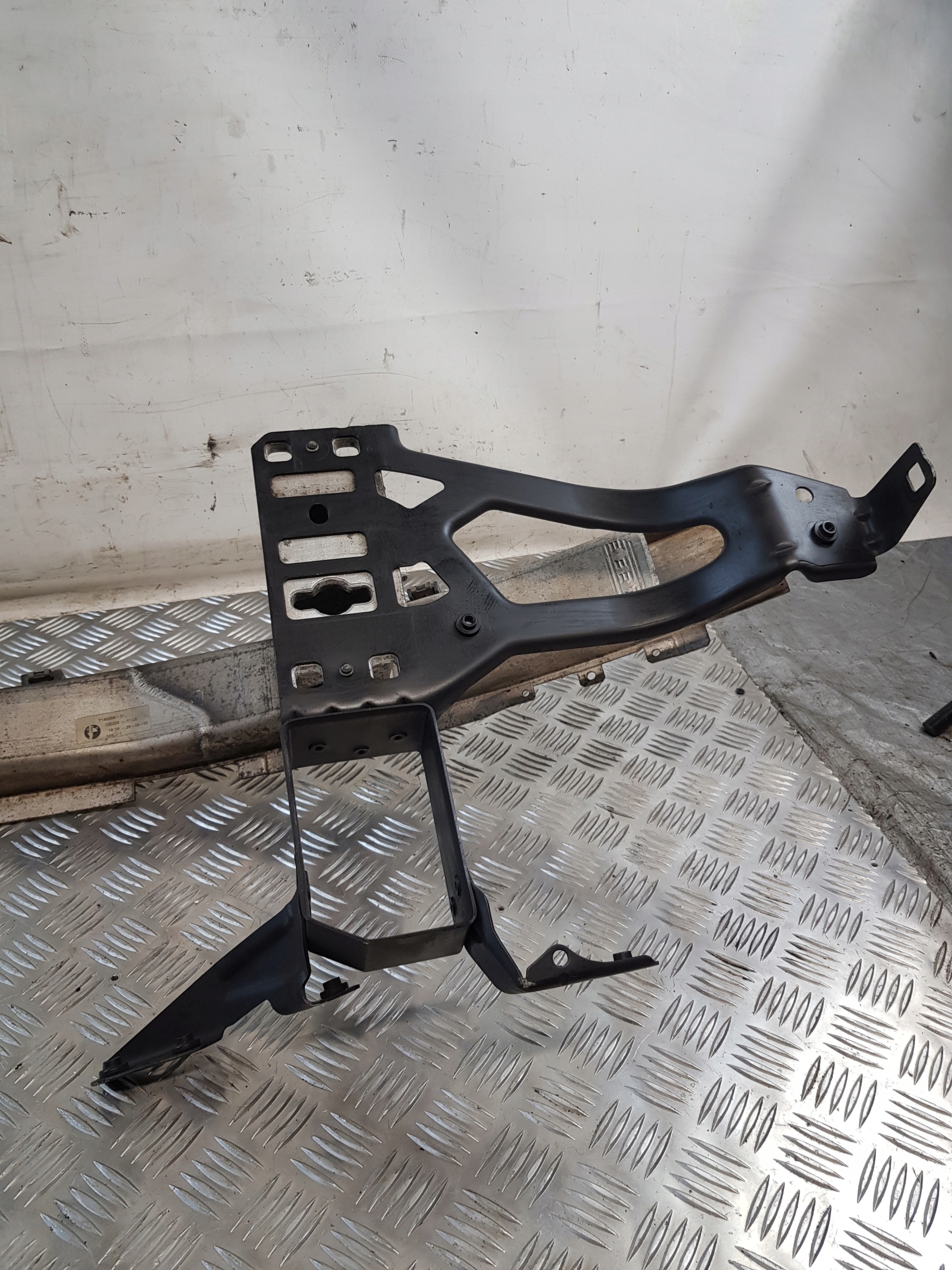 bumper support front 7148586 BMW E60 sedan 06R