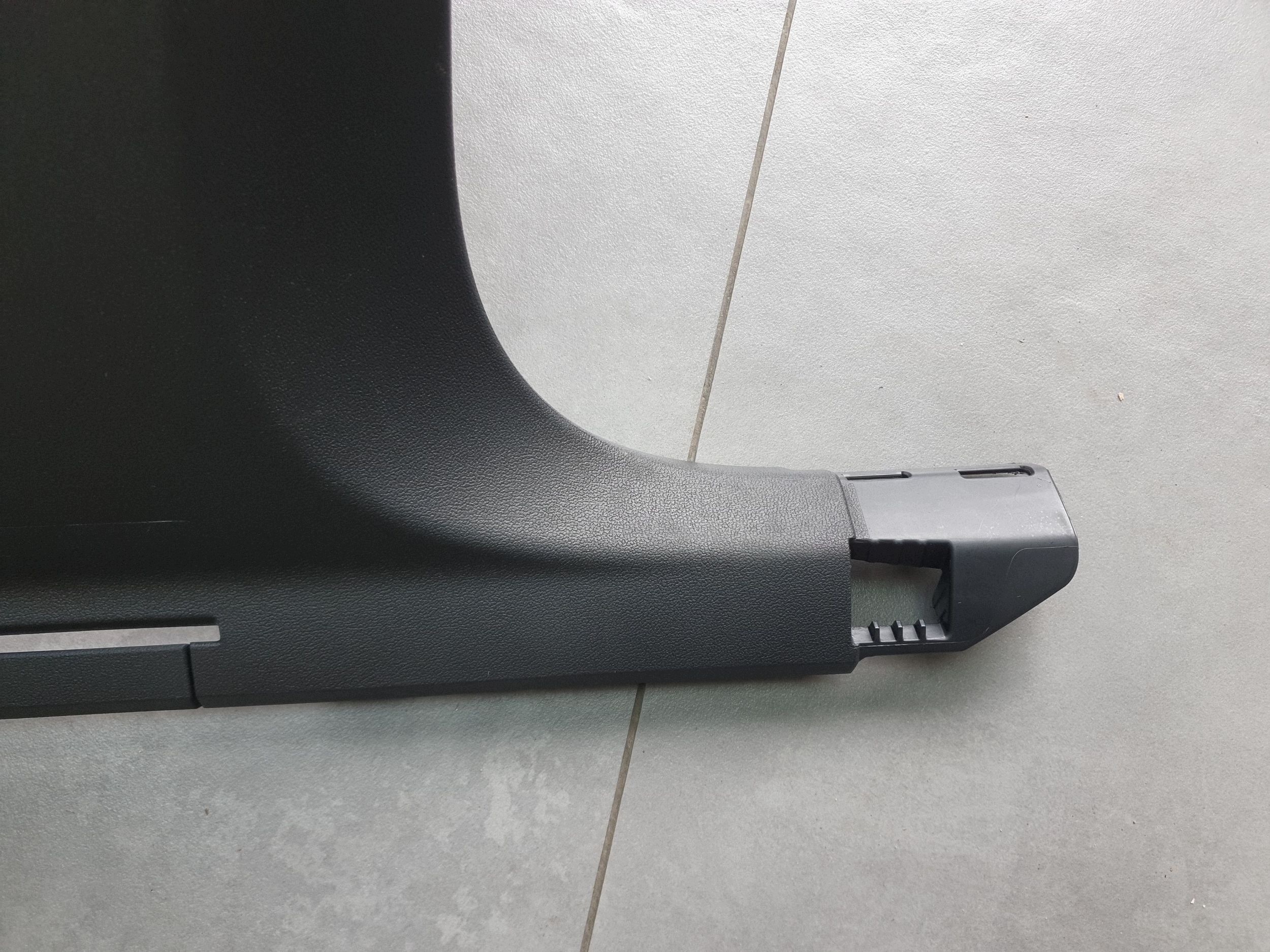 Audi A3 8Y cover pillar B lower 8Y0867240