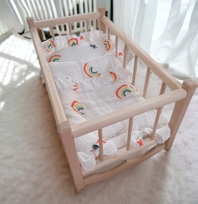 DREWNIANE ŁÓŻECZKO KOŁYSKA DLA LALEK Z POŚCIELĄ