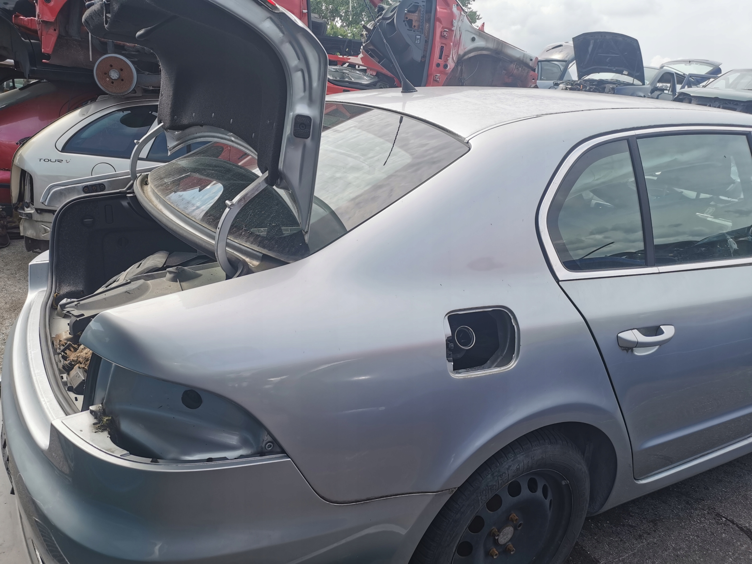 Skoda Superb II błotnik ćwiartka prawy tył 9156