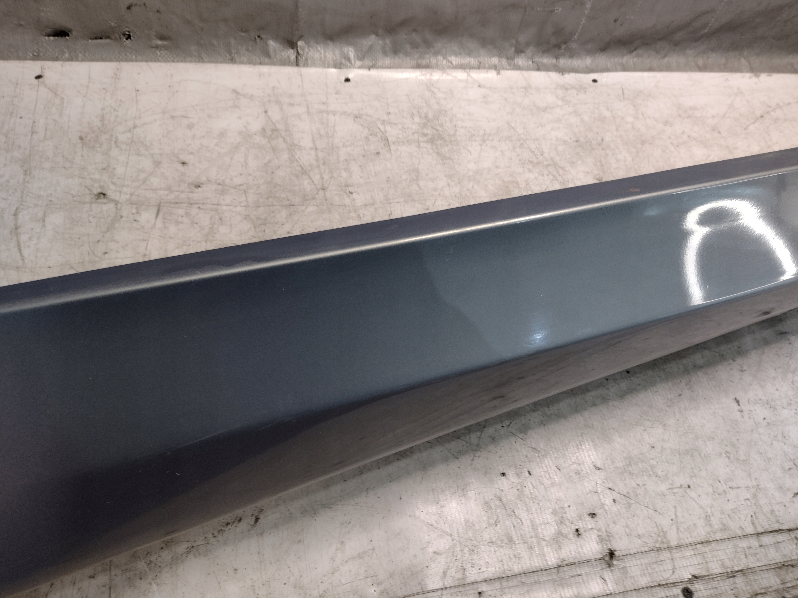 right moulding threshold BMW E90 k: Arktis Metallic (A34/7)