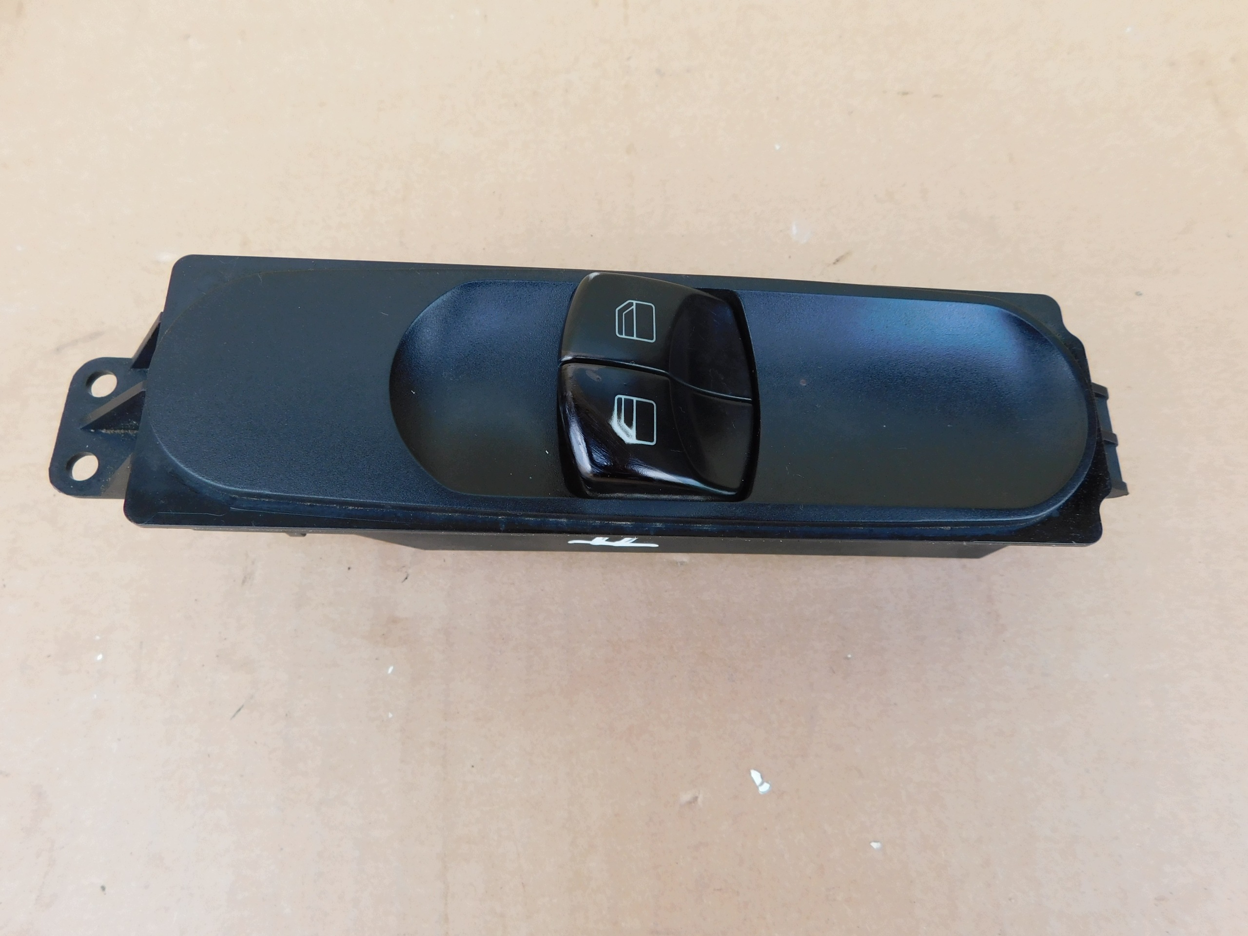 switch control unit of the window left front Mercedes Sprinter W906 Crafter TRW