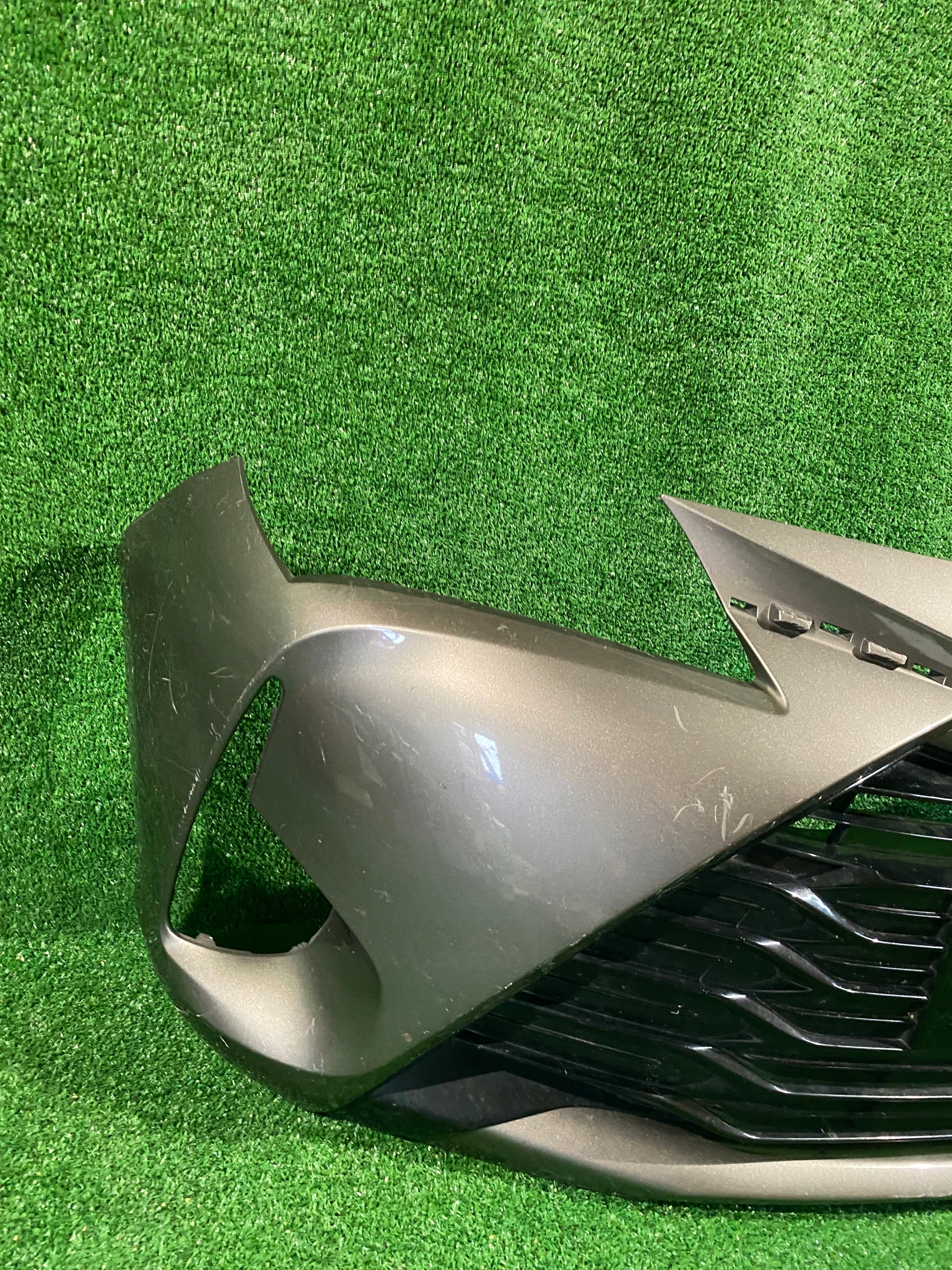 front bumper front TOYOTA YARIS III 17
