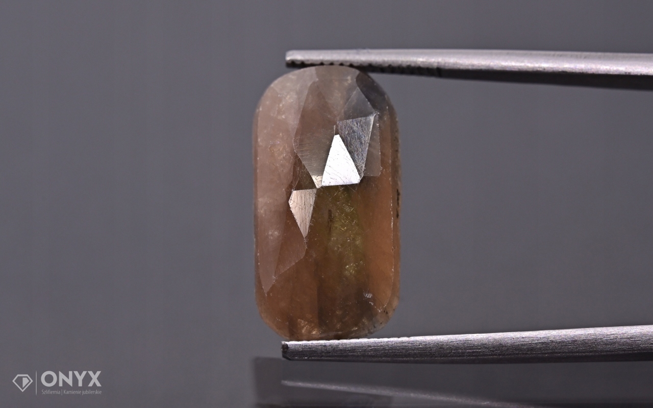 Safír fasetovaná rozeta obdélník 17x9 mm