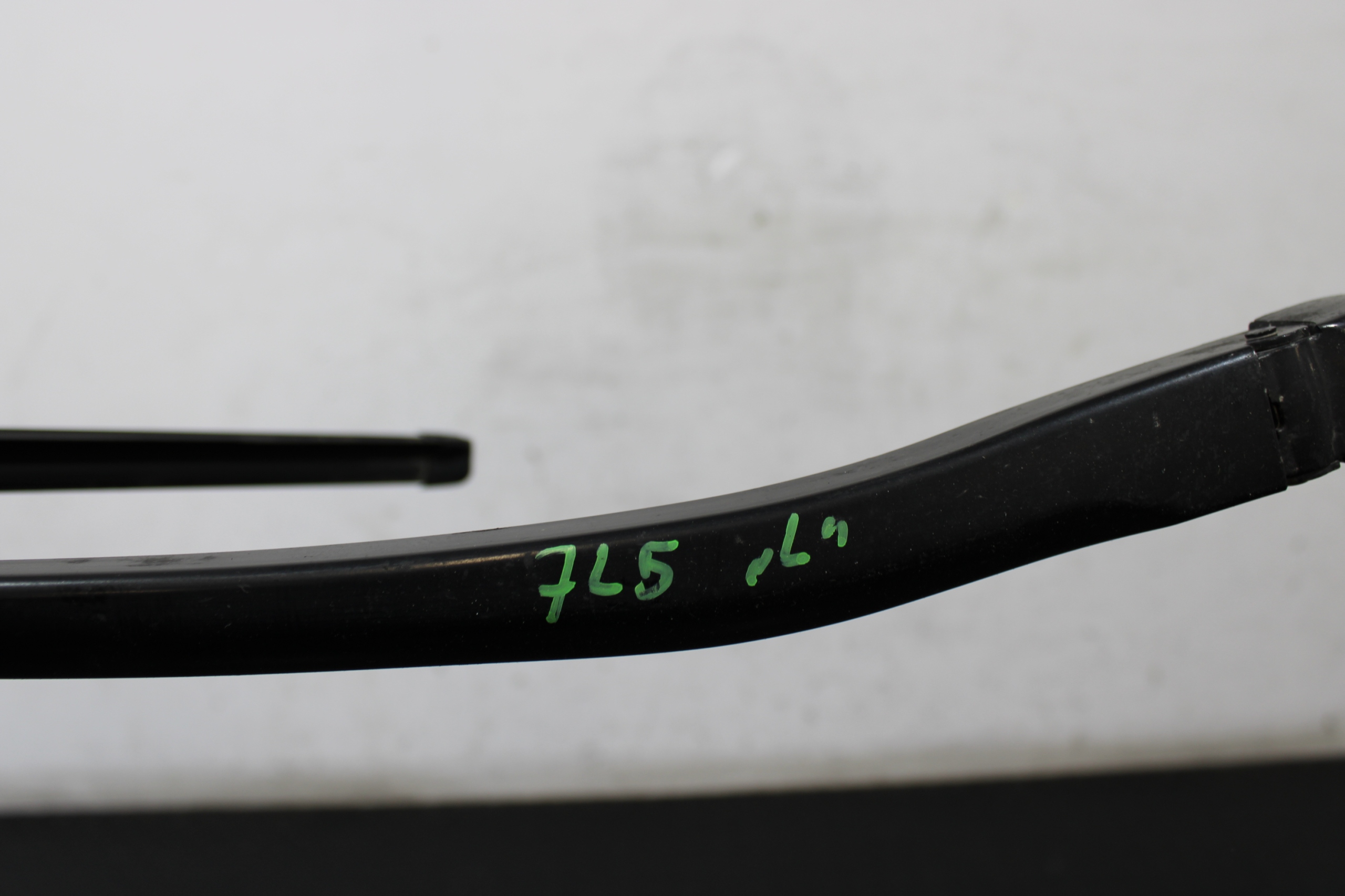 wiper arm wiper left PORSCHE CAYENNE 7L5