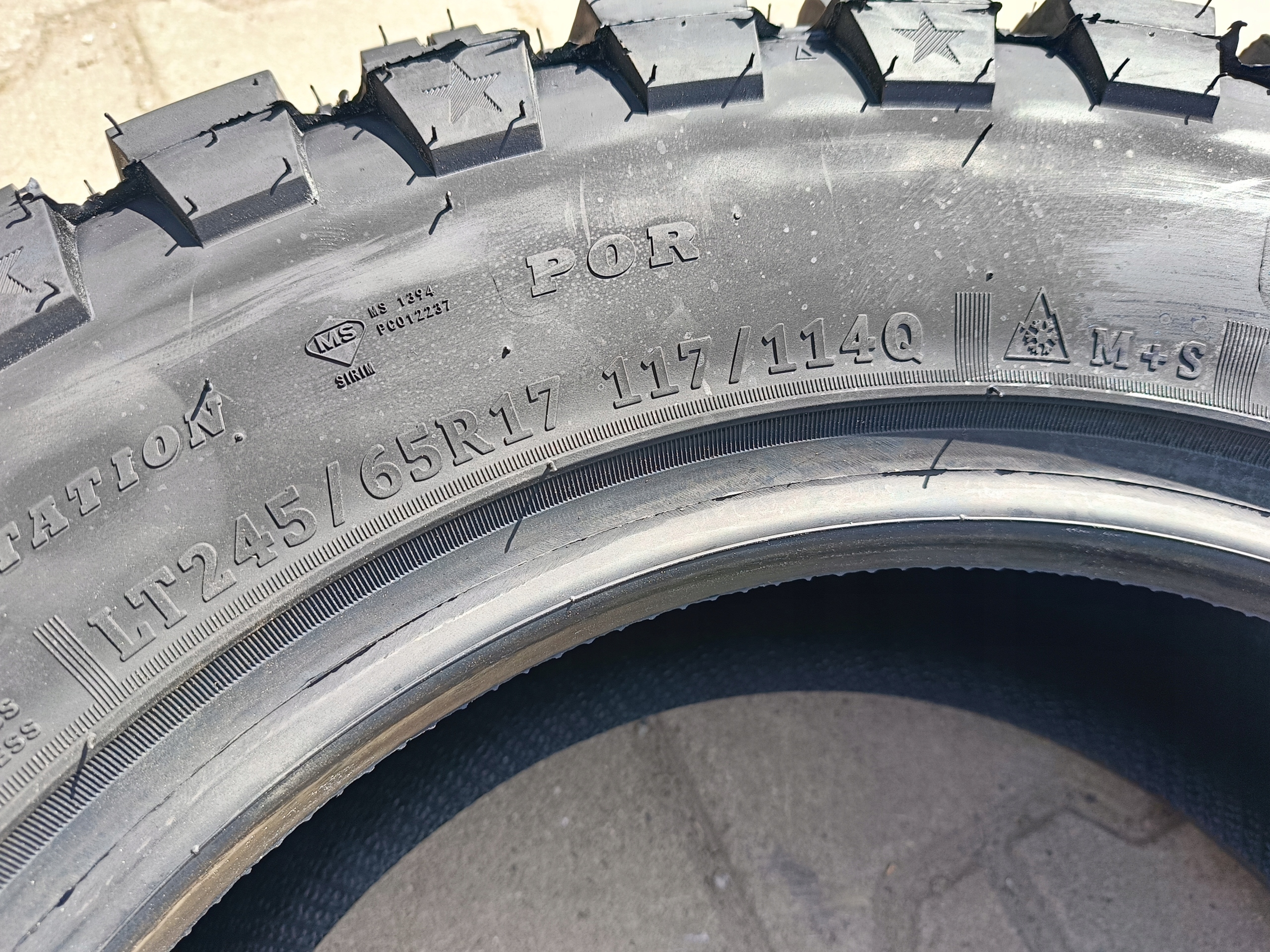 OPONY 245/65R17 COMFORSER CF3000 CAŁOROCZNE HIT BIAŁE LITERY 3PMSF MT Model CF3000