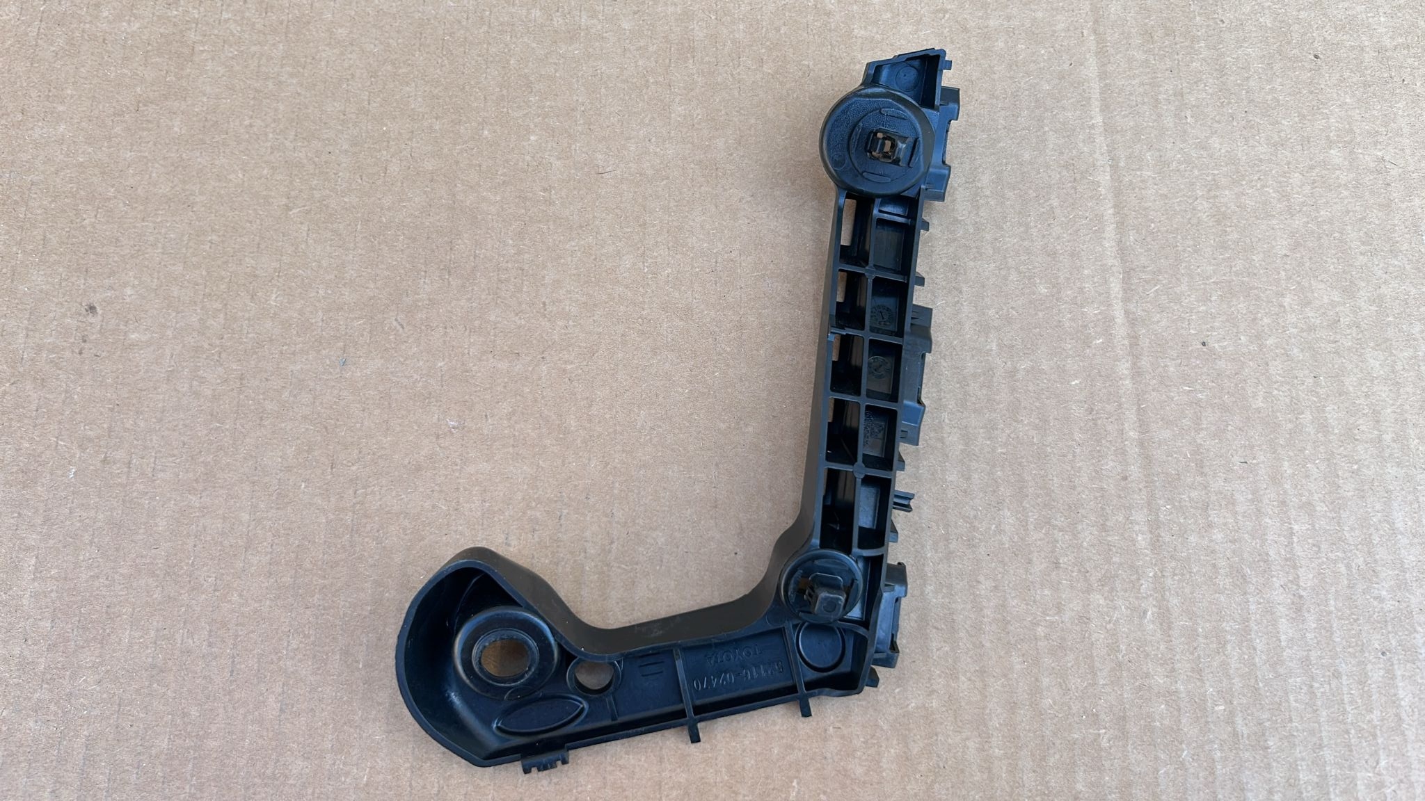 bumper bracket left front front TOYOTA COROLLA E21 19- KOMBI HB