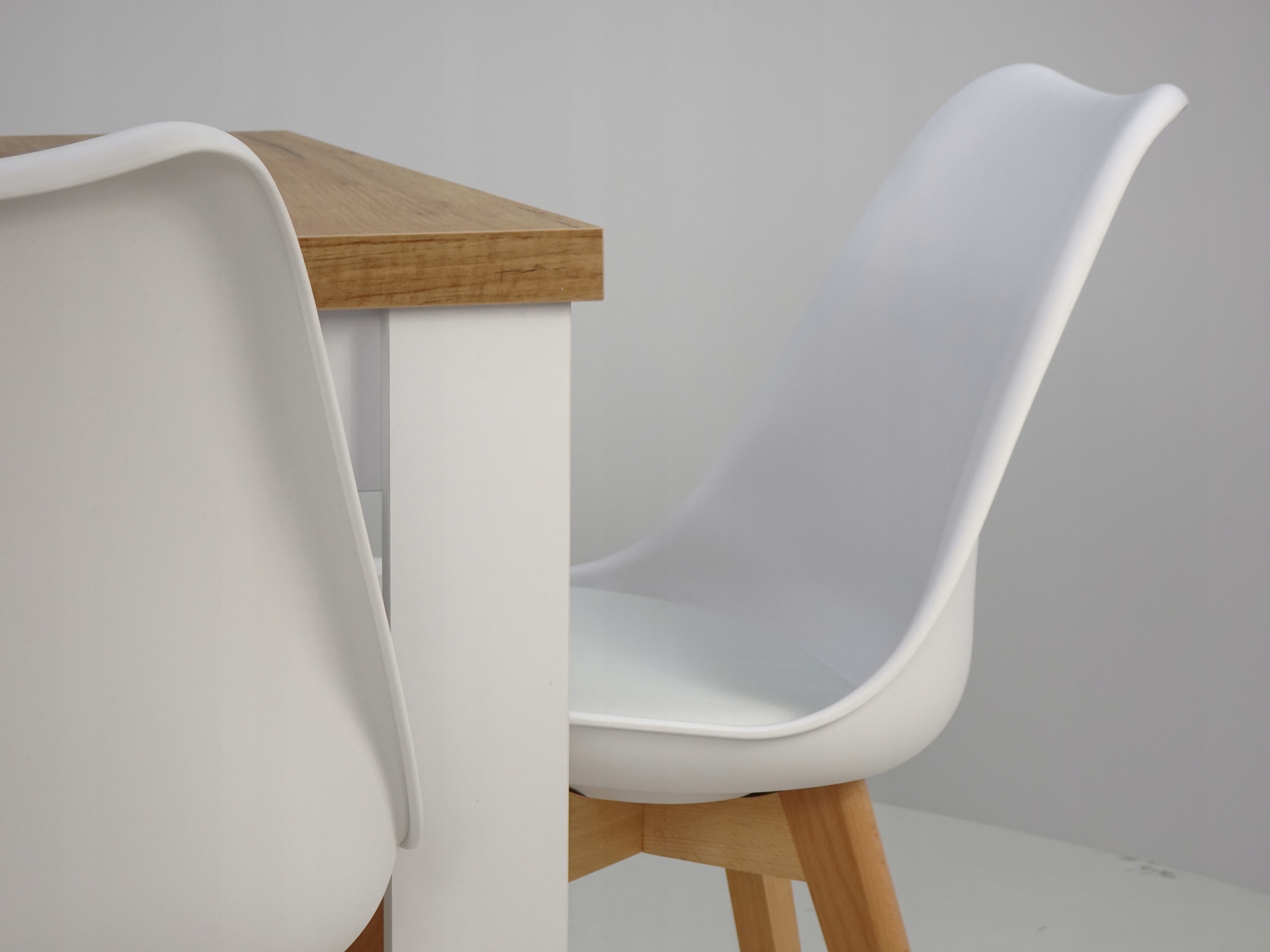 Komplet stół i 4 krzesła styl skandynawski biały Kolor blatu dąb craft