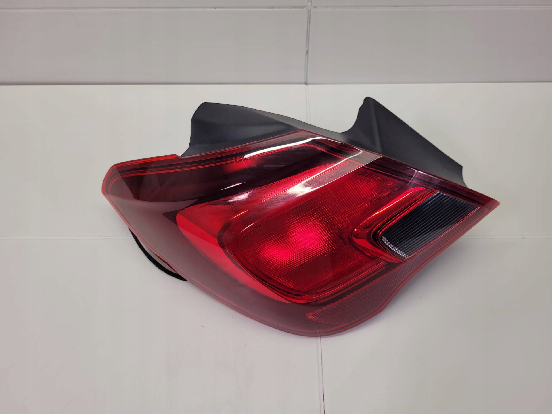 light rear left side Opel Corsa E 2016 460034366