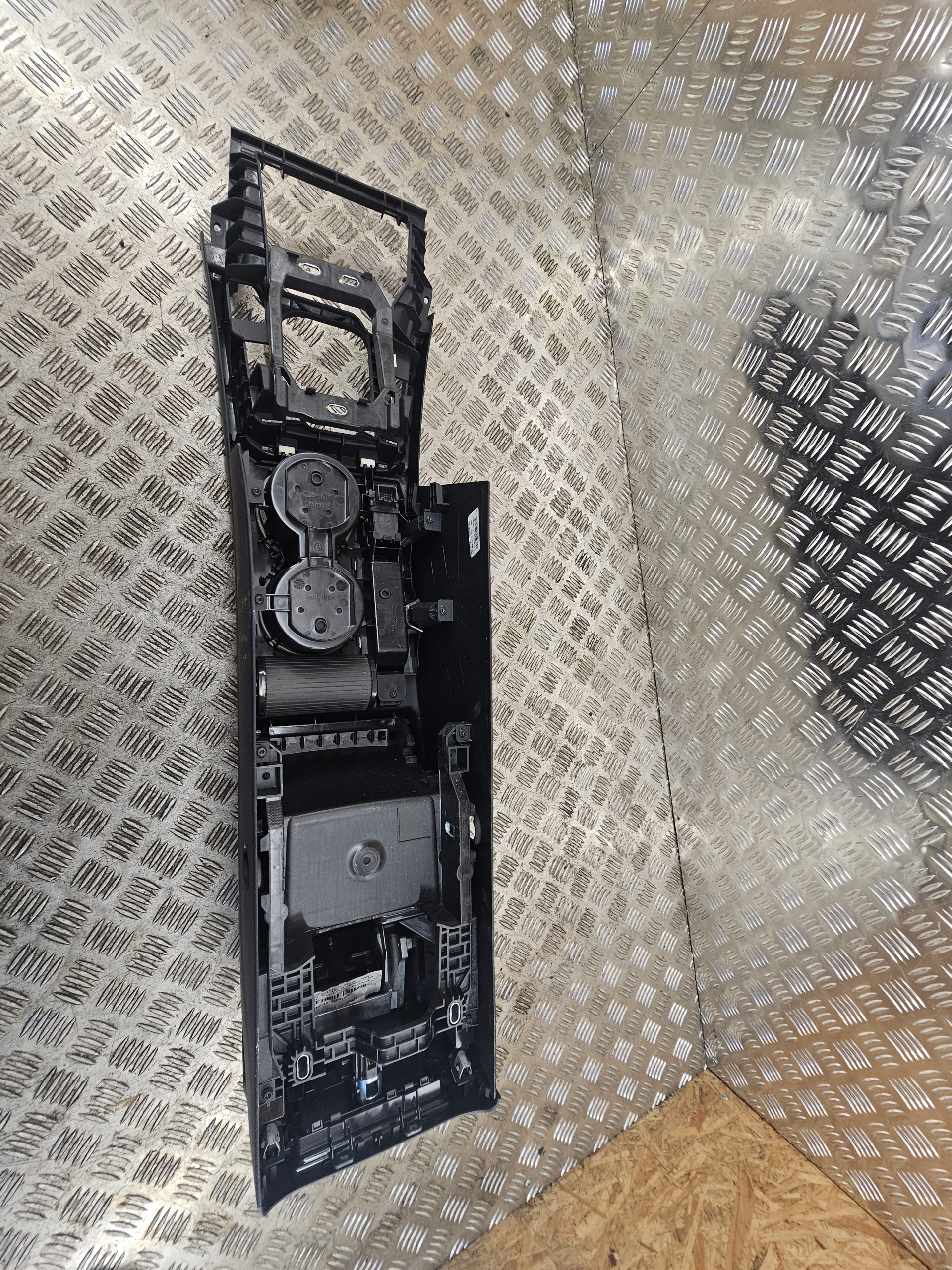 armrest TUNEL central VW PASSAT B8 3G 14- 3G2863241C