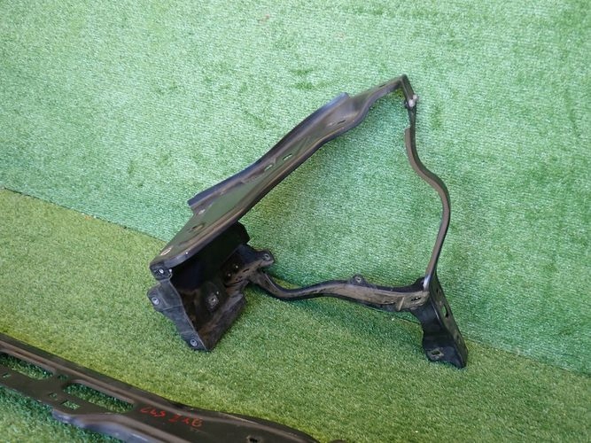 MERCEDES W218 CLS support panel for radiators okular A2186200072