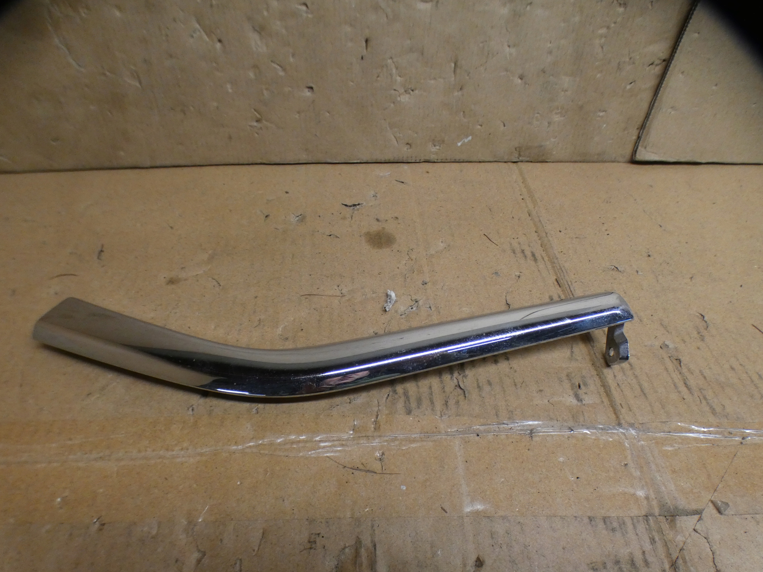MITSUBISHI OUTLANDER III LIFT 15-22 moulding CHROM below REFLEKOR left front OE