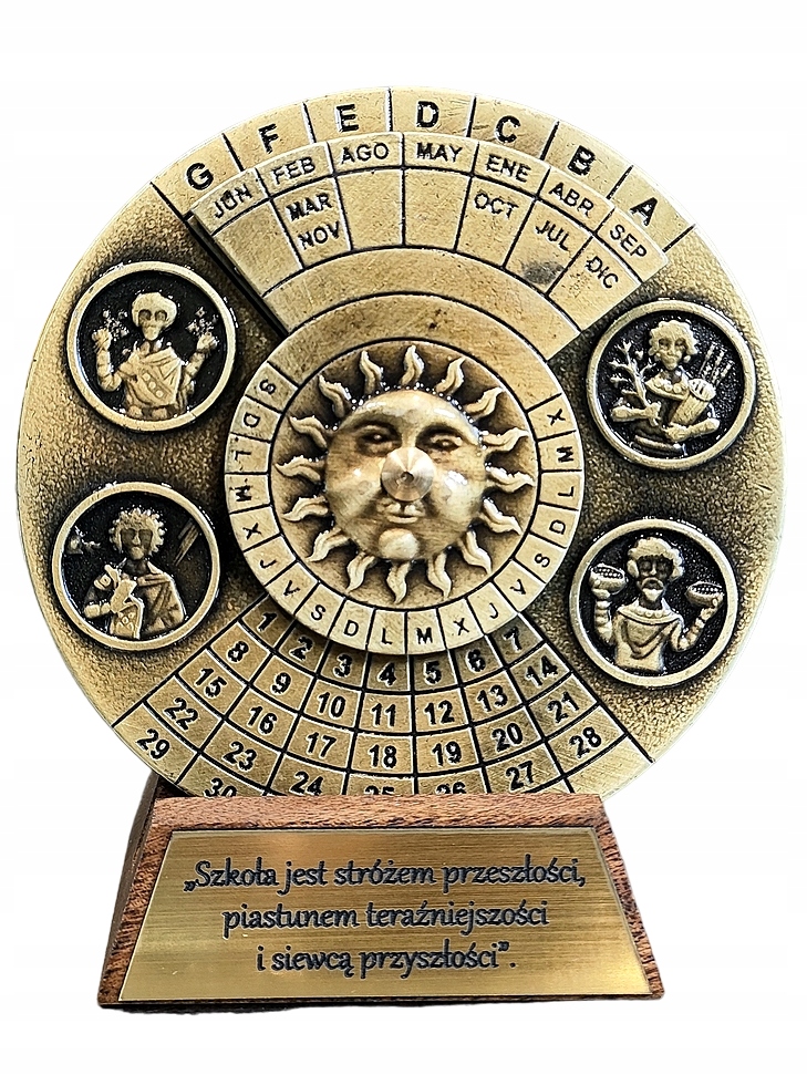 Včasný Kalendár Na Drevenom Základe Darček Gravírovaný V Cene