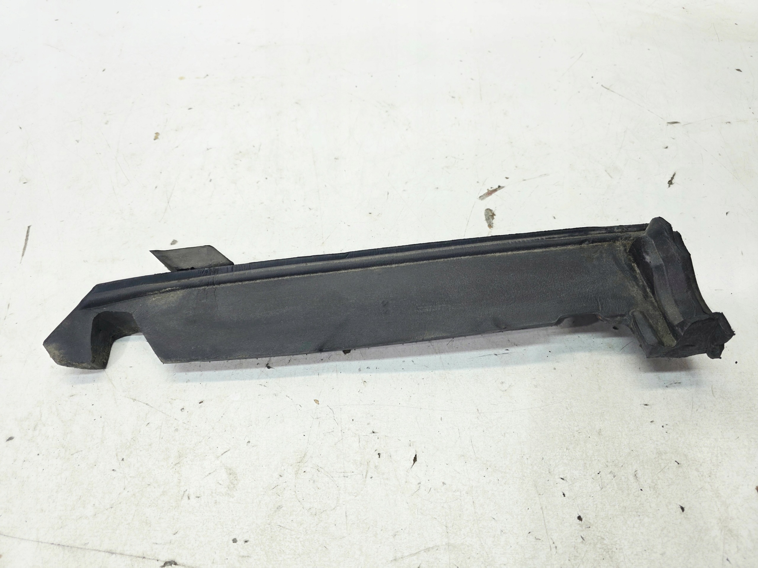 hangszigetelő sárvédöt bal AUDI A3 8V 8V0823721B