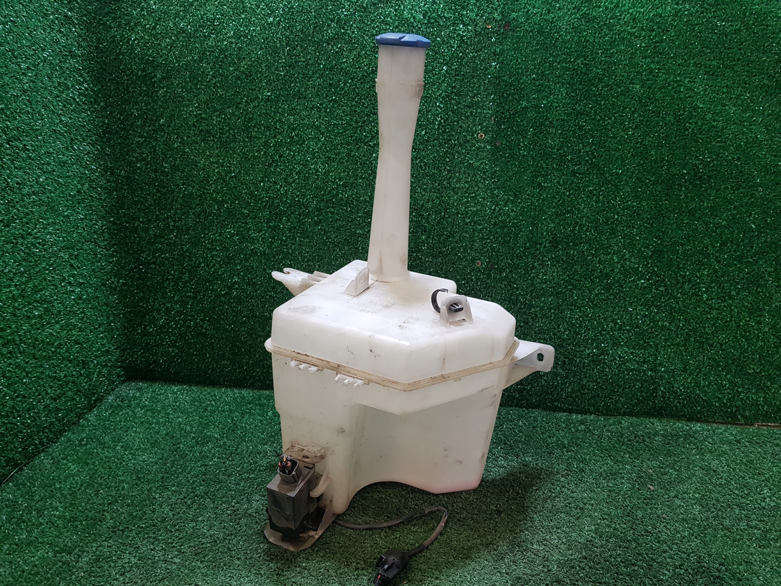 ZBIORNICZEK SPRYSKIWACZY KIA CEED 98610-2L000