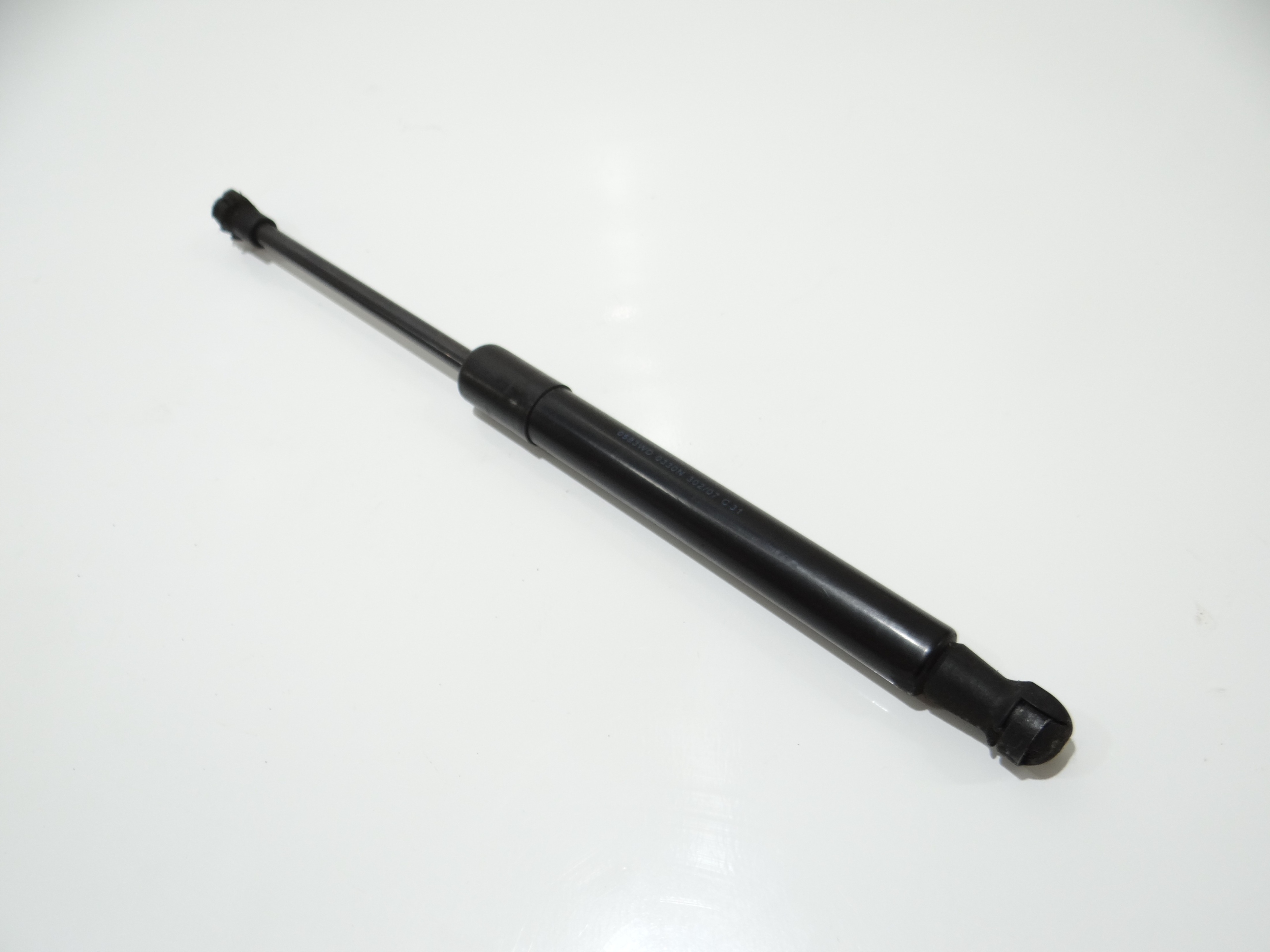 Dämpfer Gasfeder der Kühlergrill BMW E60 7008745