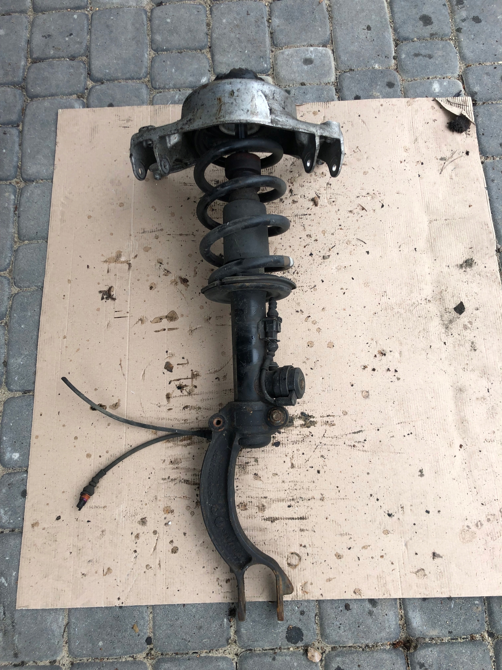 shock absorber AKTYWNY right front AUDI Q5 8R0413030J