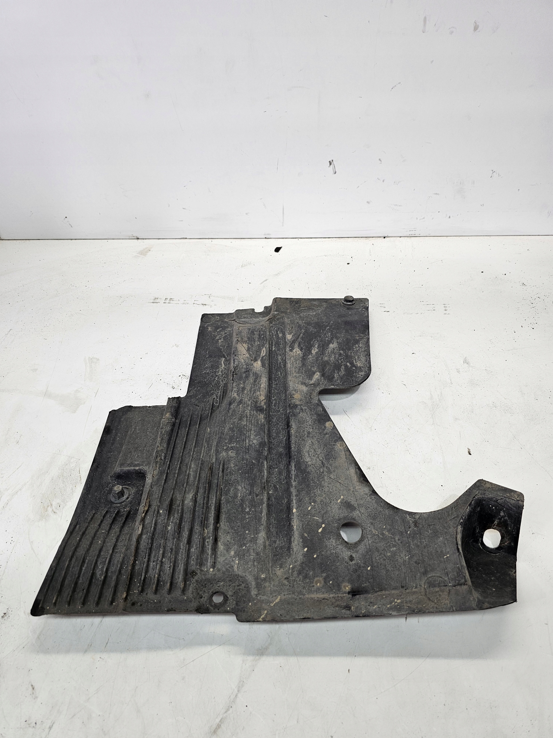 cover chassis AUDI A6 C6 right 4F0825216A