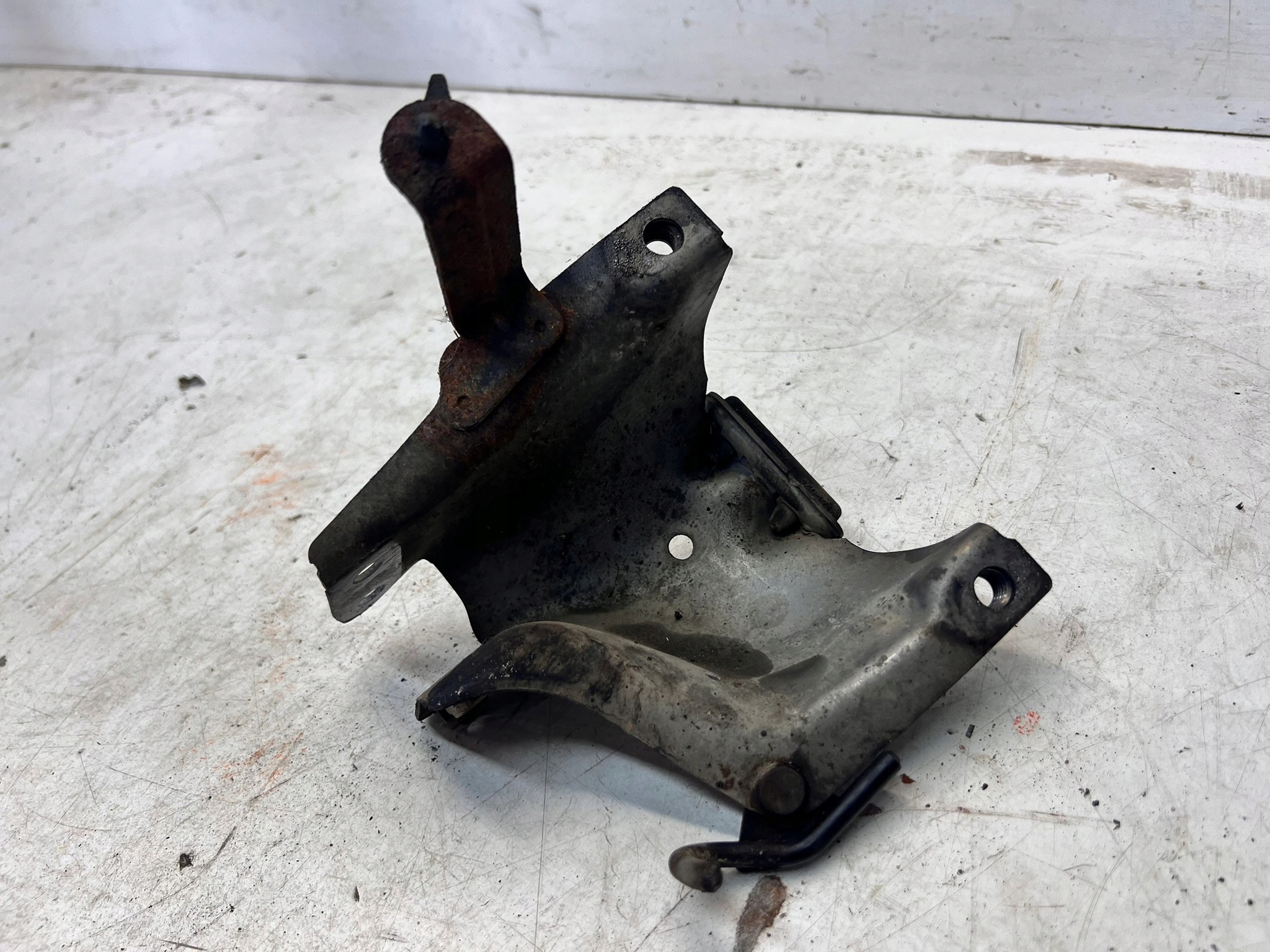 motor mount cover left AUDI A4 B8 A5 8T Q5 8R 8K0399059C