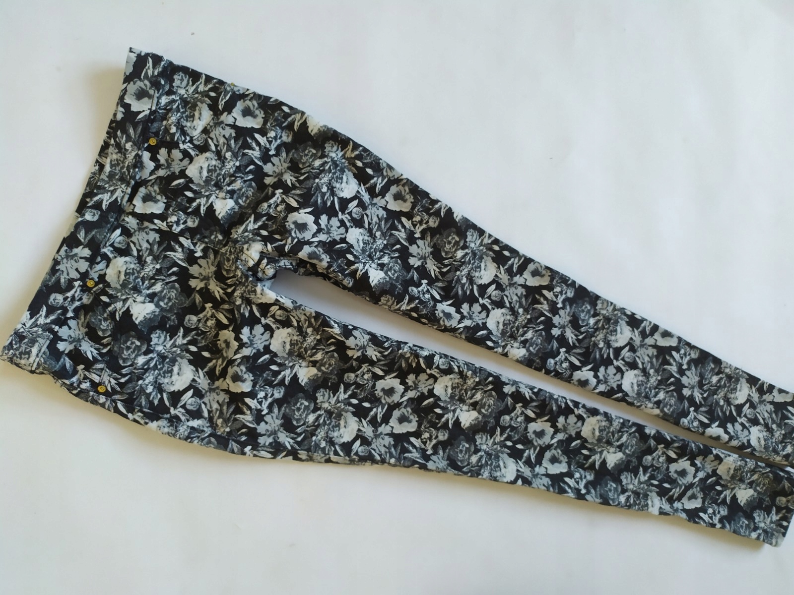 H&M 36 Spodnie rurki z wzorem