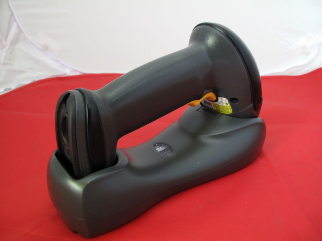 BEZPRZEWODOWY CZYTNIK SKANER KODÓW KRESKOWYCH SYMBOL MOTOROLA DS6878 2D USB Rodzaj bezprzewodowy