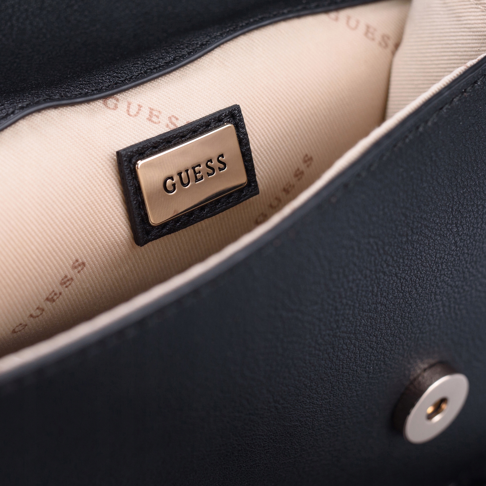 Guess mała torebka damska listonoszka oryginał VE787978 Model Noelle Mini