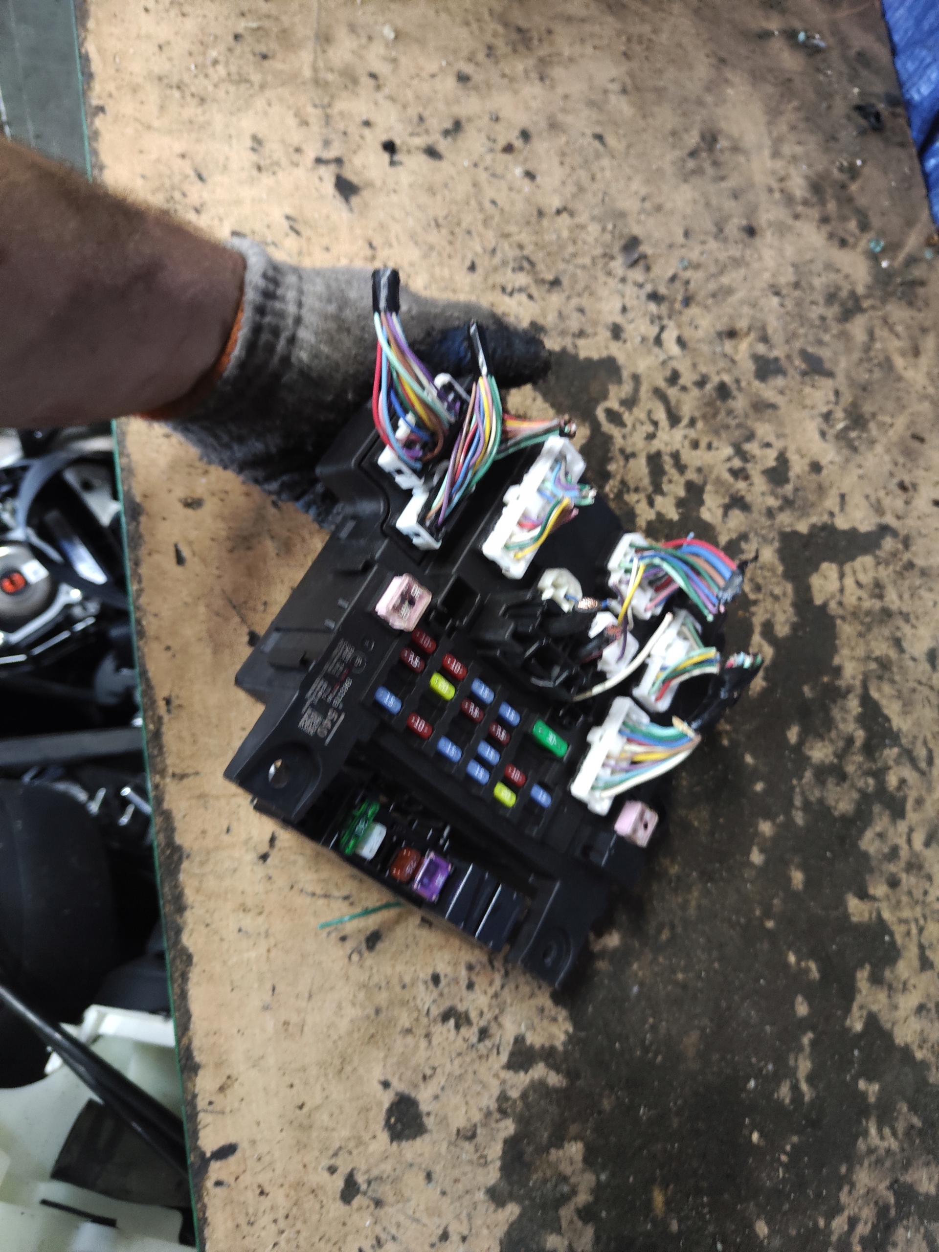 mitsubishi ASX и блок предохранителей