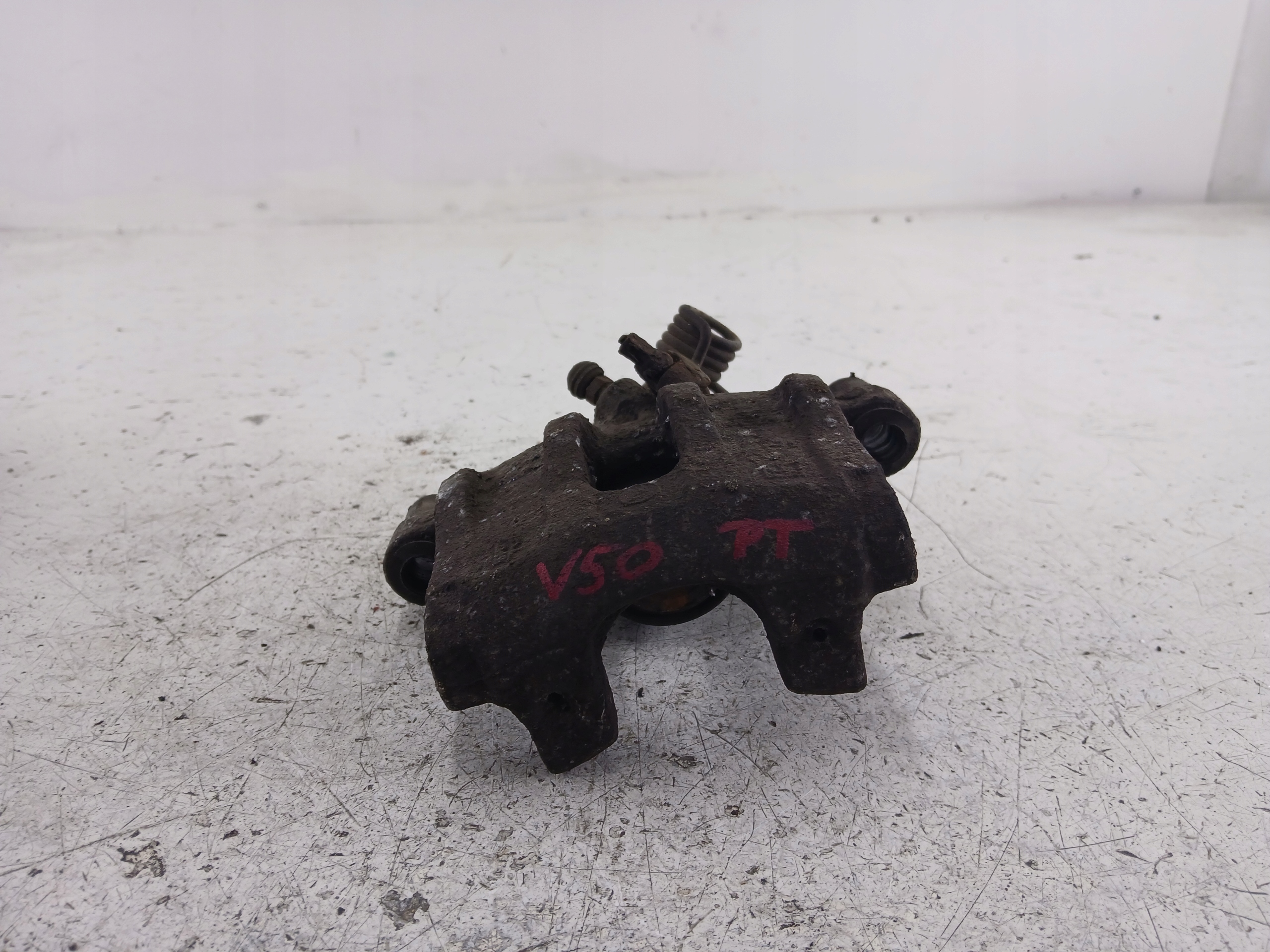 VOLVO V50 and caliper brake right rear part