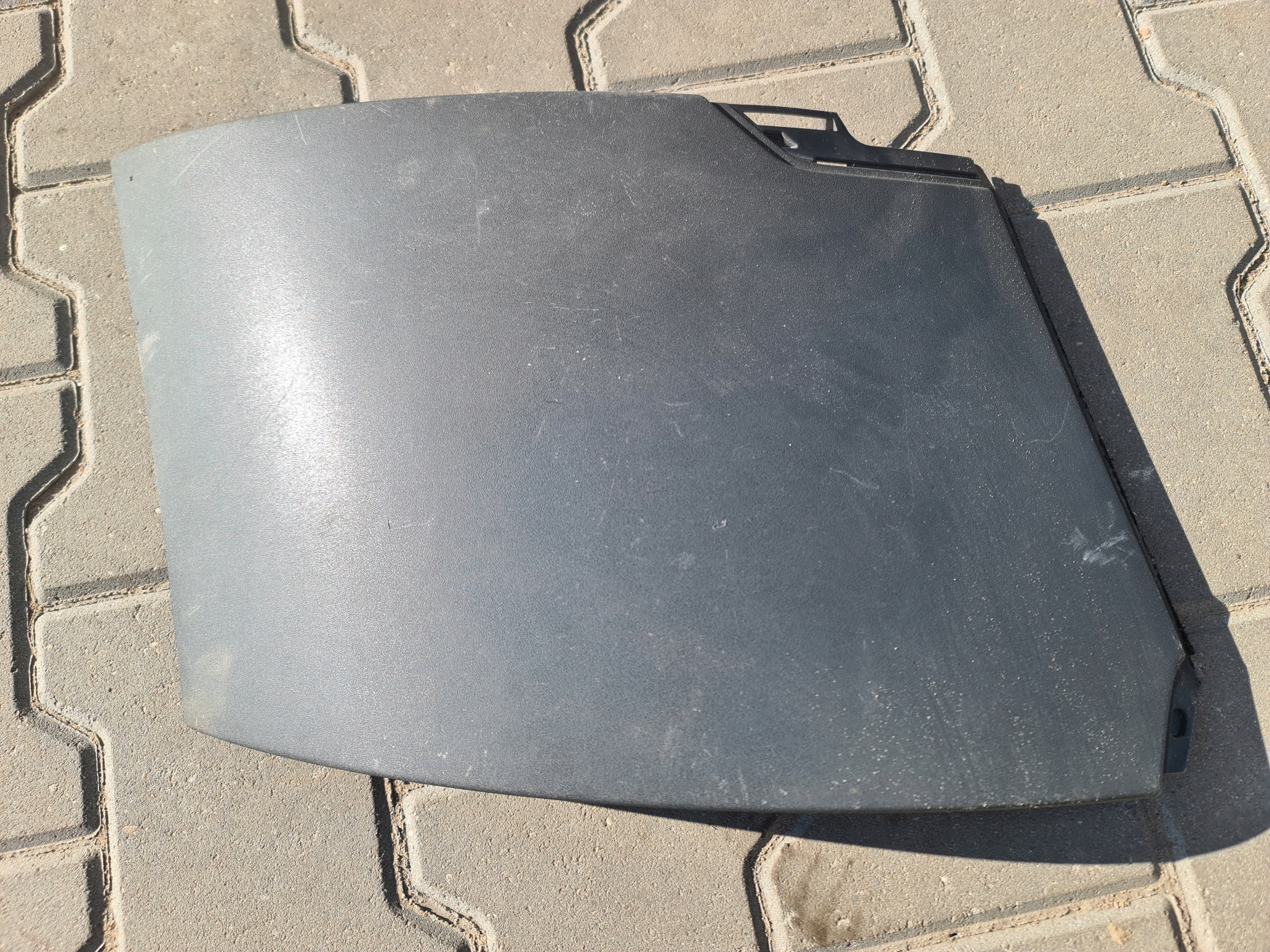 NAROŻNIK MASKI ATRAPY GRILLA VOLVO FH 4