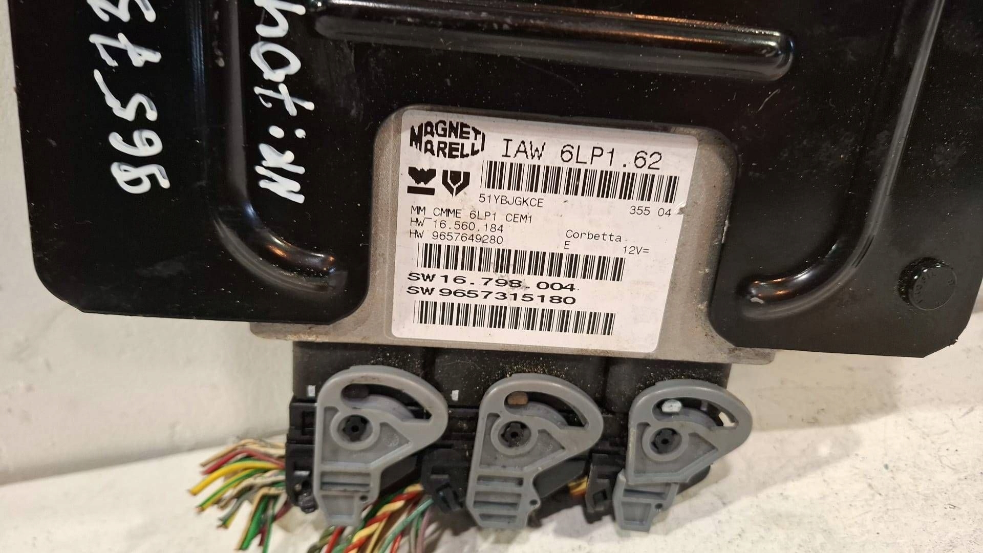 control unit of the engine computer IAW6LP1.62 Citroen Peugeot 2.0 16V