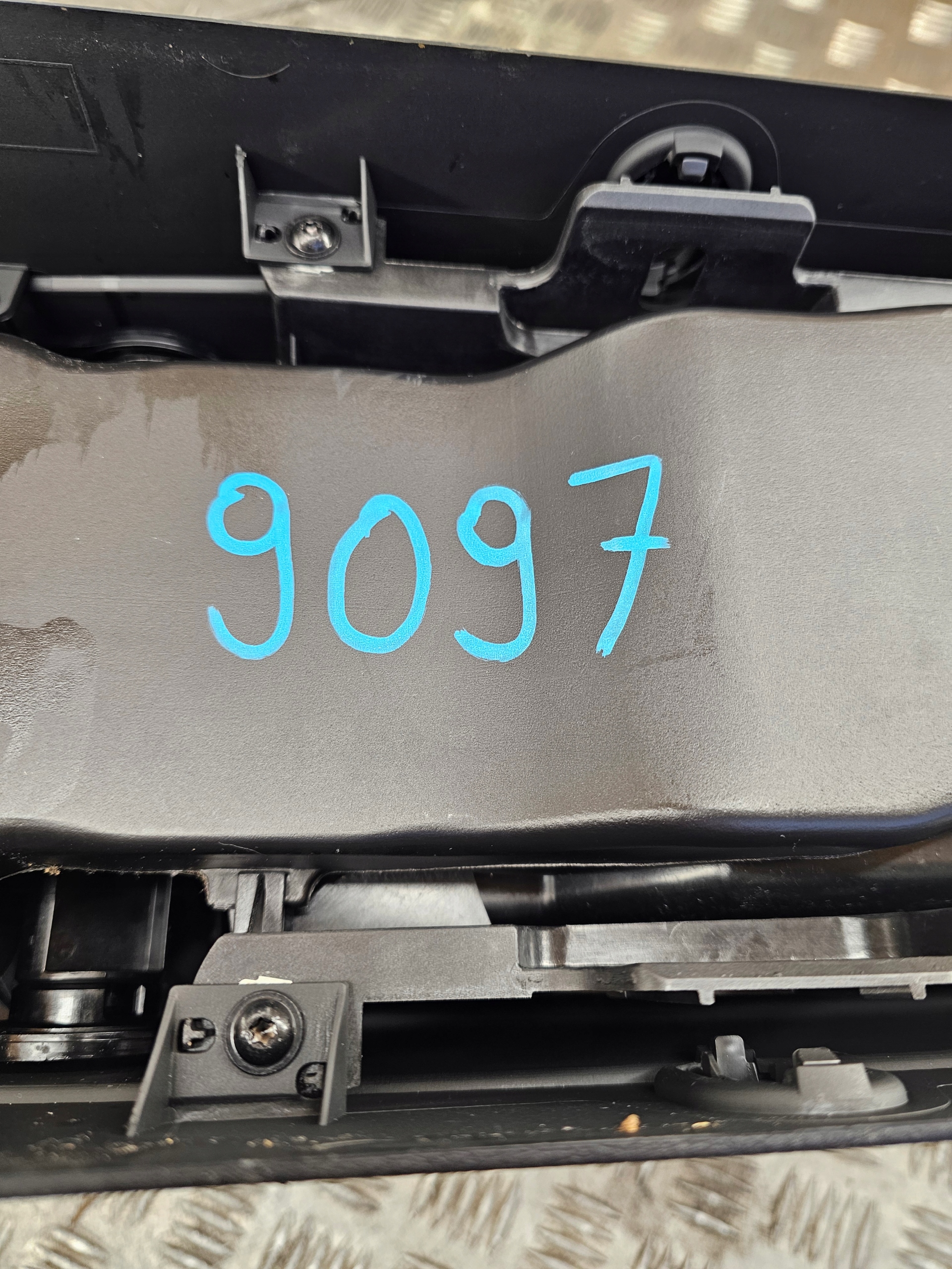 TUNEL central armrest VOLKSWAGEN PASSAT CC