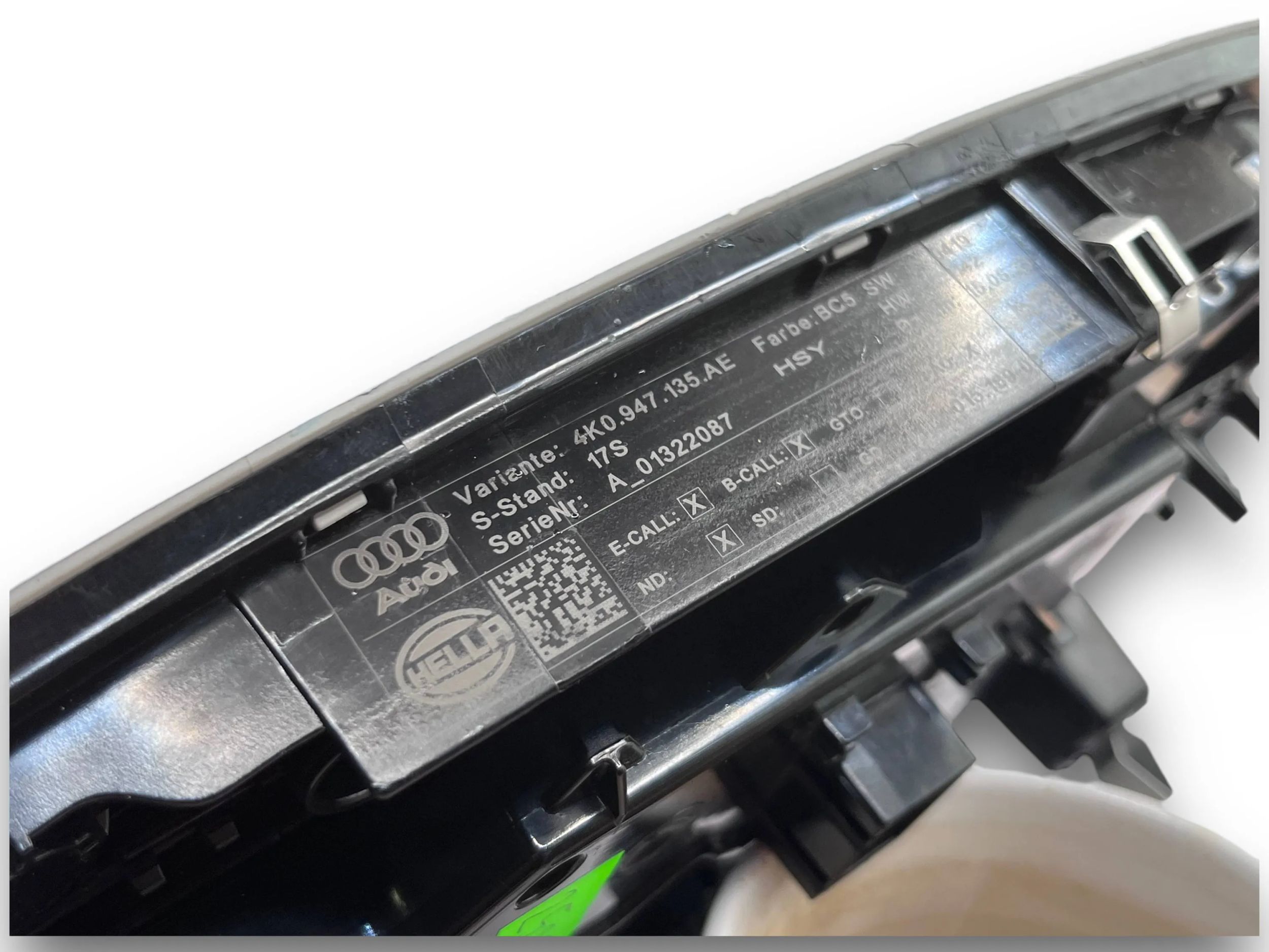 AUDI A4 B9 feu de toit 4K0947135AE @M